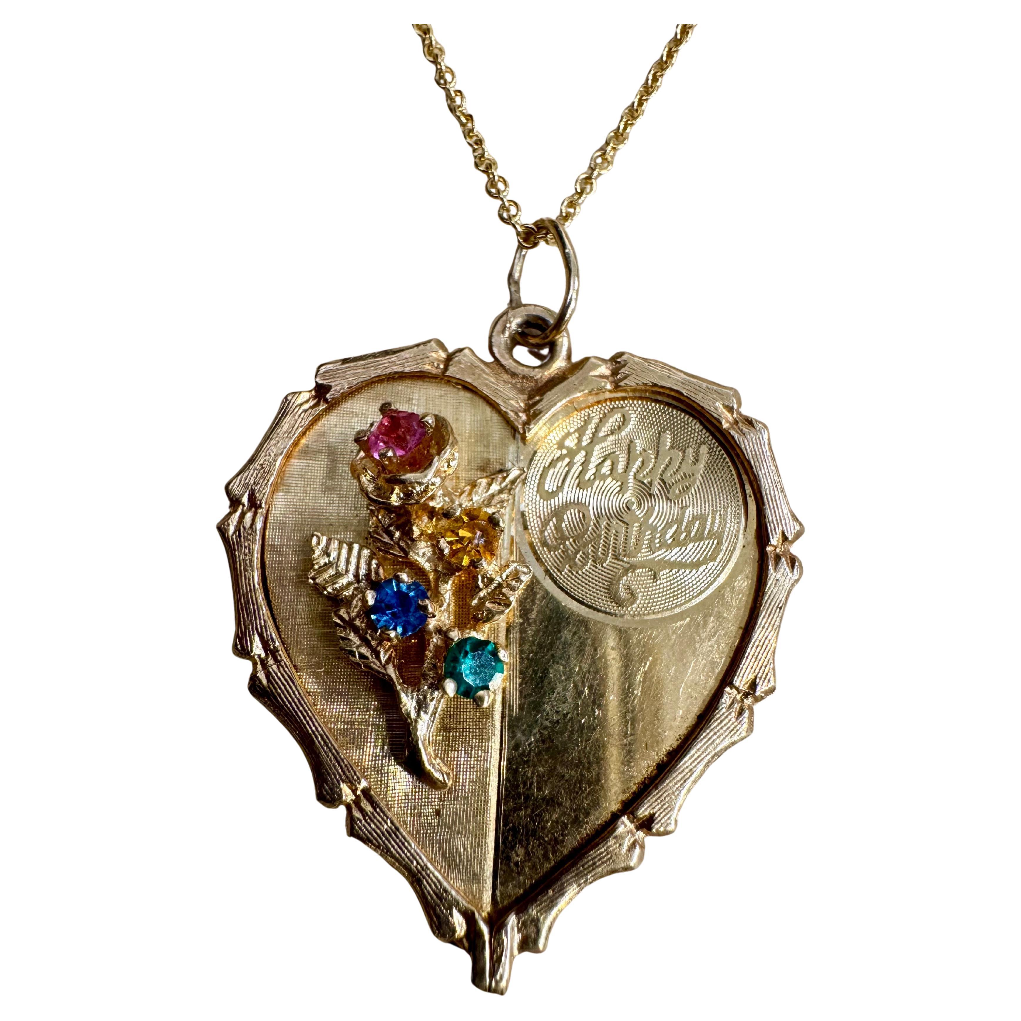 Vintage 14 Kt Y Gold Herz Happy Birthday Anhänger + Smaragd + Saphir + Kette im Angebot