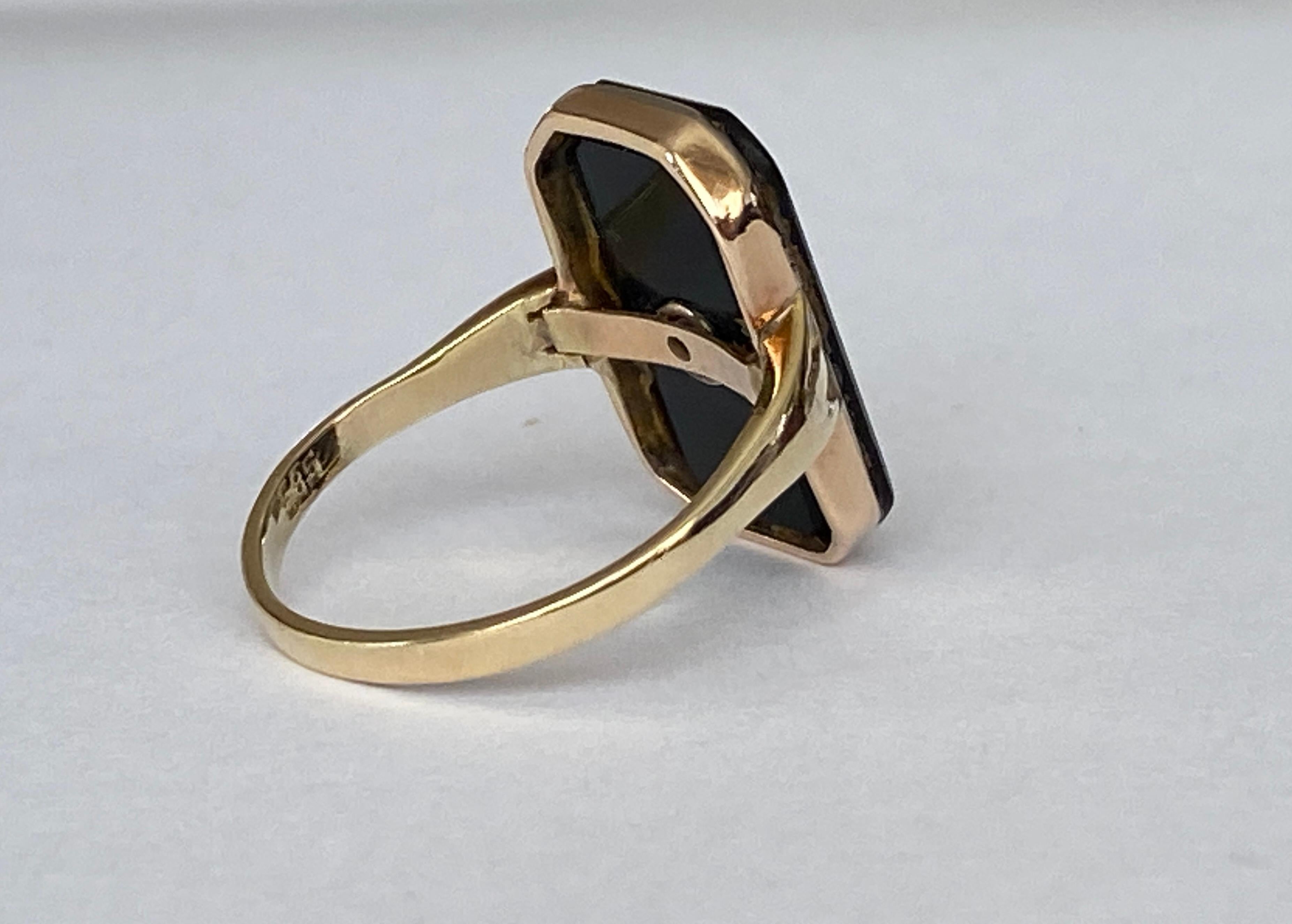 Vintage 14 kt yellow gold  onyx ring  with old cut diamond For Sale 4