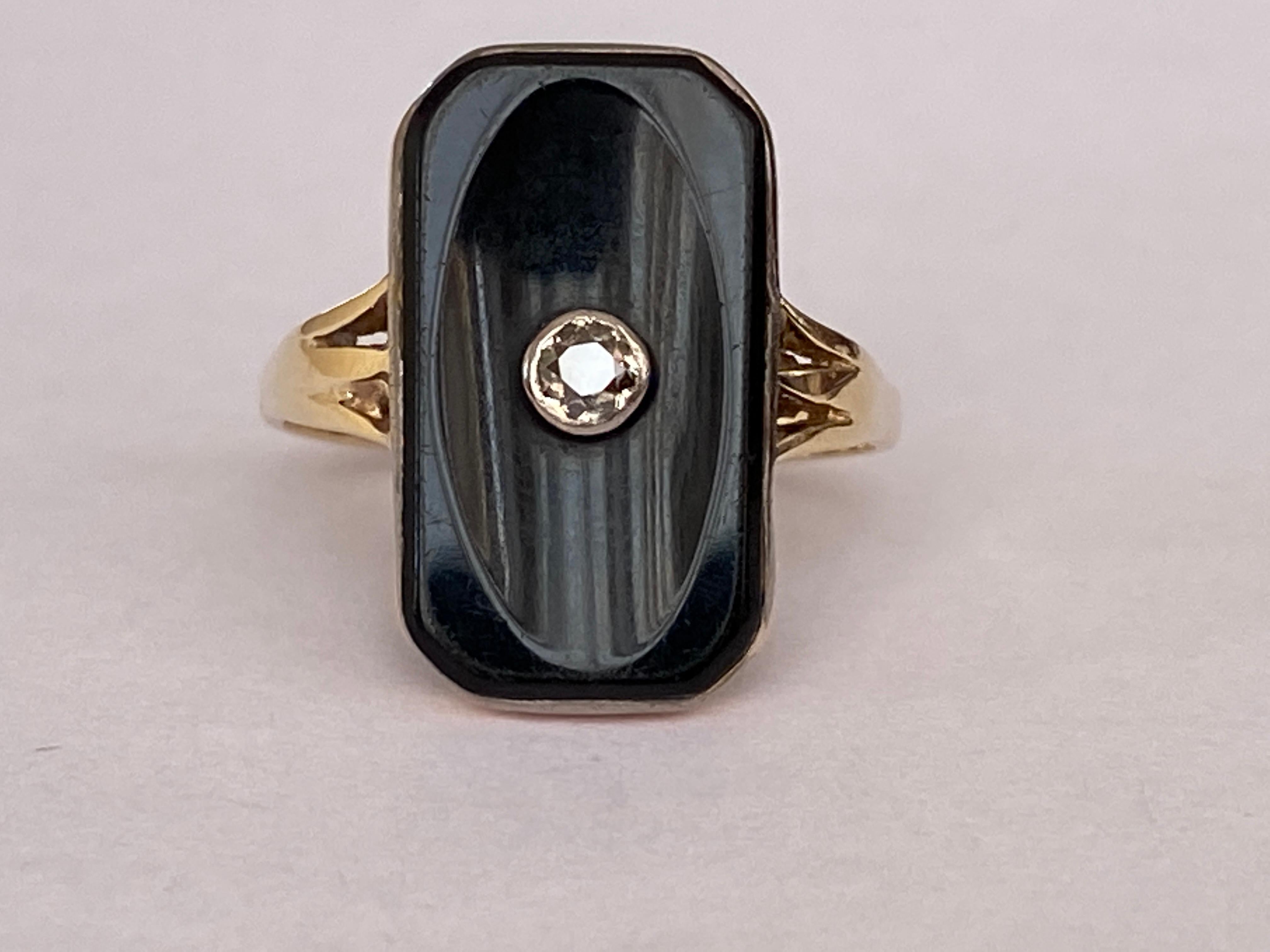 Vintage 14 kt yellow gold  onyx ring  with old cut diamond For Sale 6
