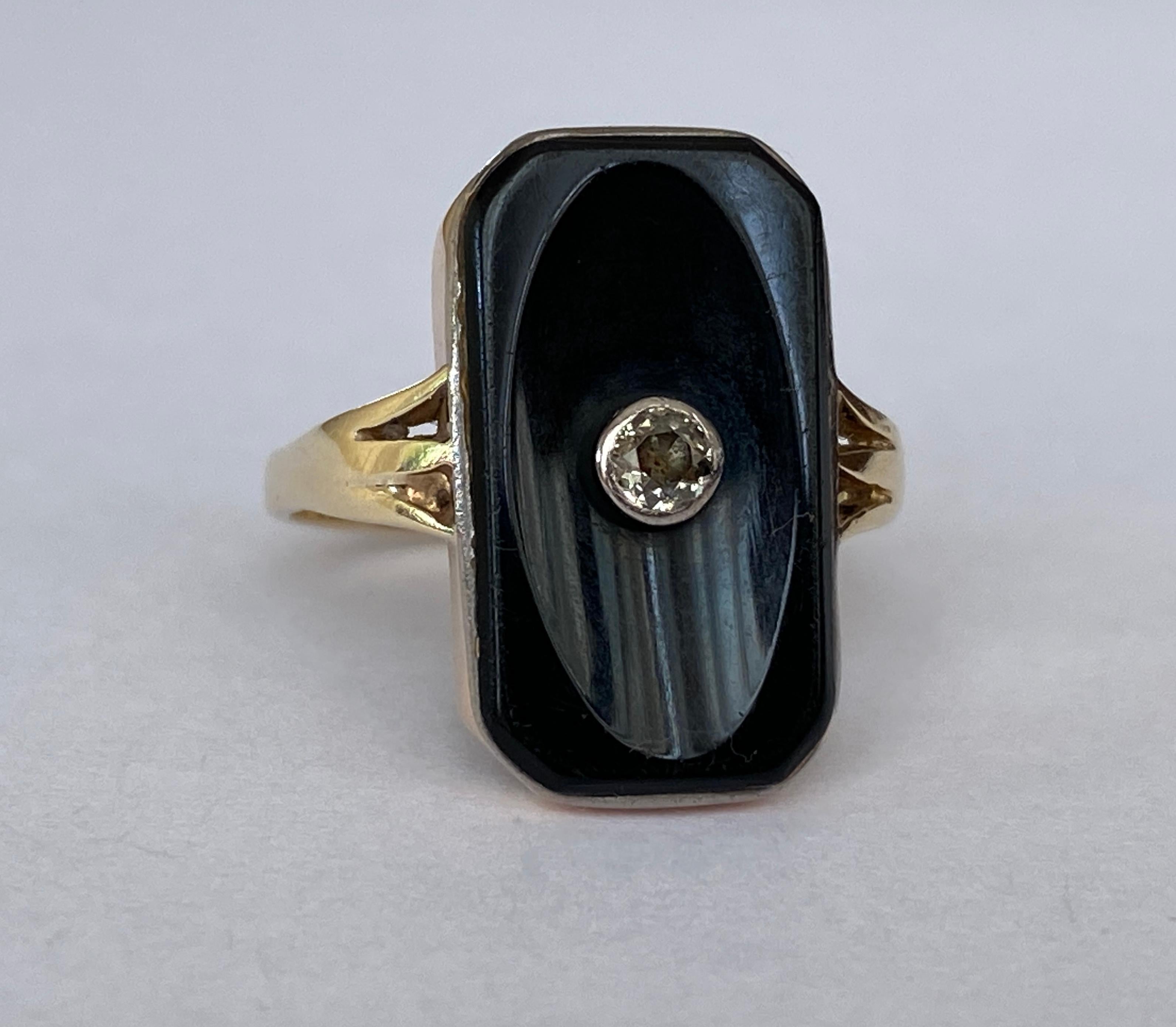 Women's Vintage 14 kt yellow gold  onyx ring  with old cut diamond For Sale