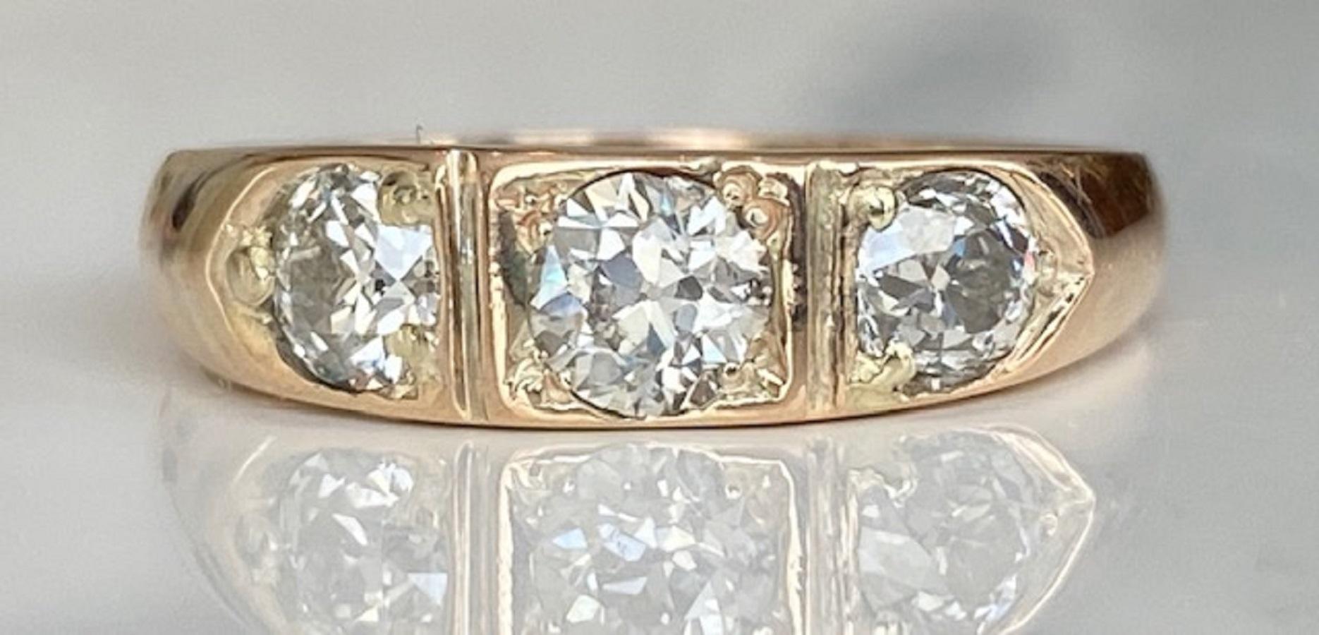 Retro Vintage 14 kt. Yellow gold Ring with old mine cut diamonds ca 0.85 crt