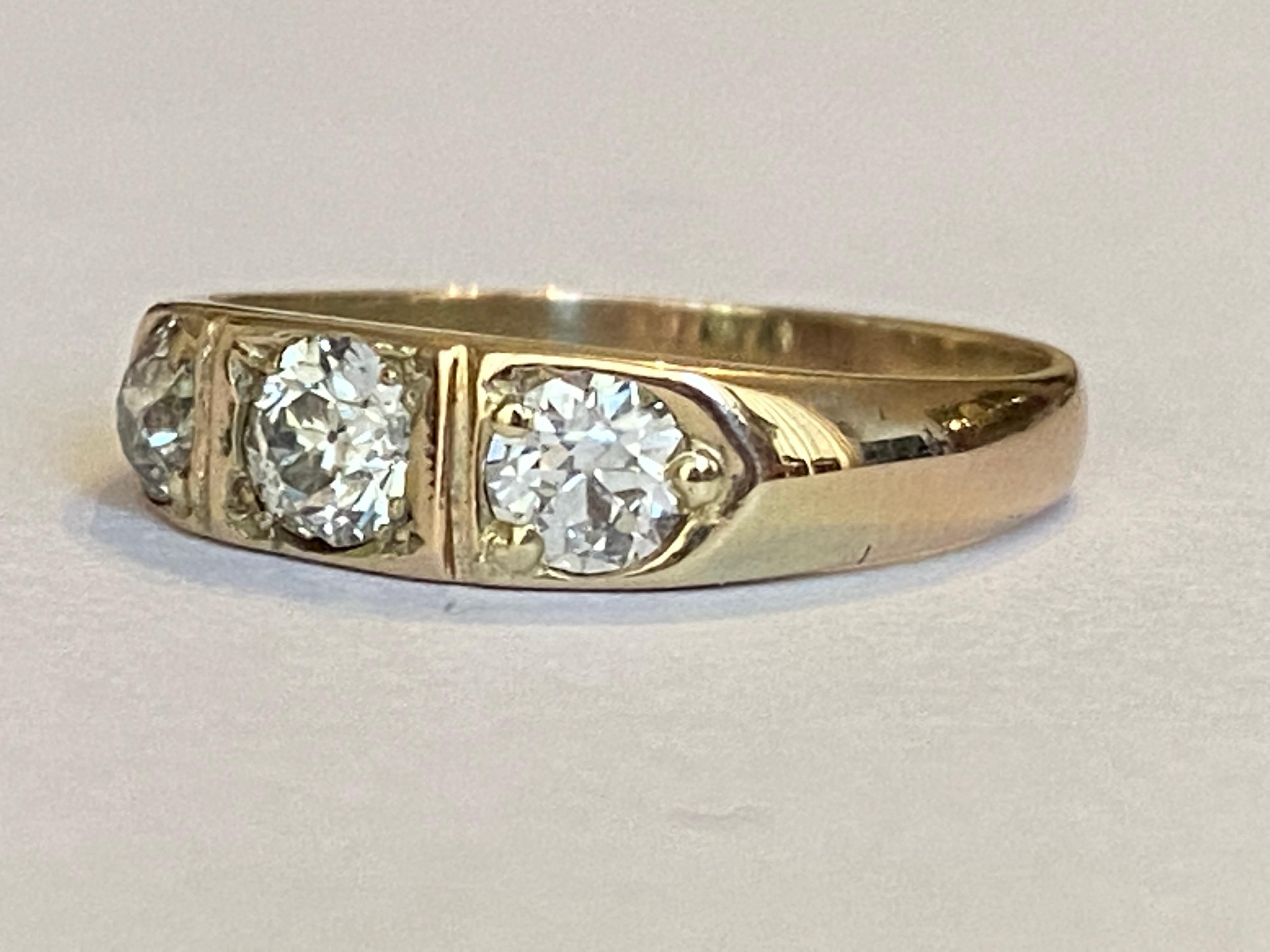 Women's or Men's Vintage 14 kt. Yellow gold Ring with old mine cut diamonds ca 0.85 crt