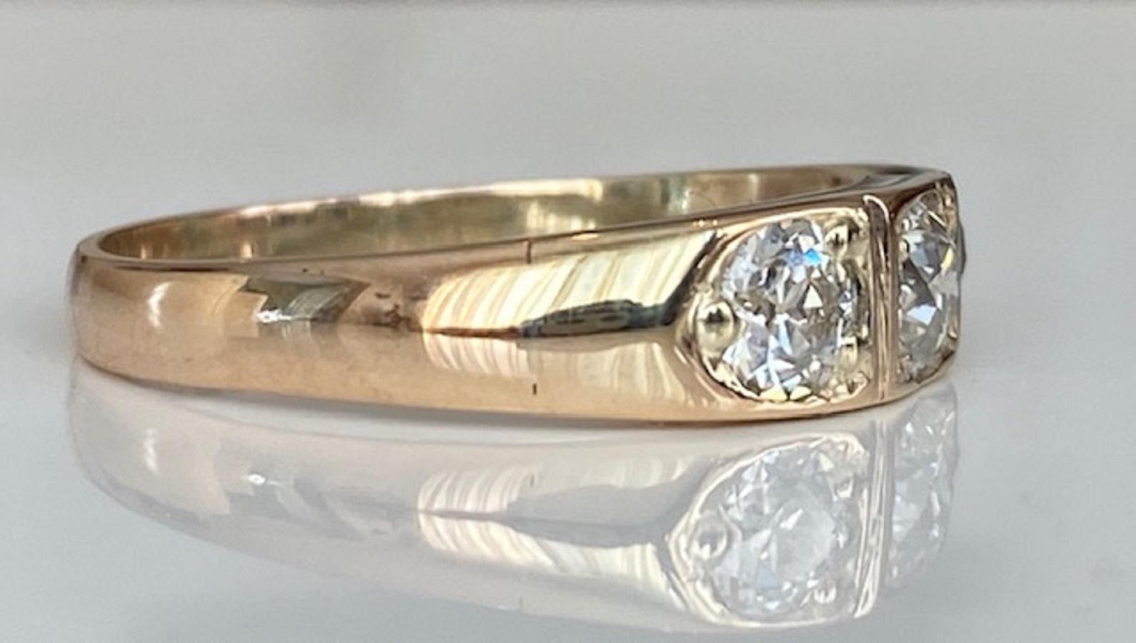 Vintage 14 kt. Yellow gold Ring with old mine cut diamonds ca 0.85 crt 3