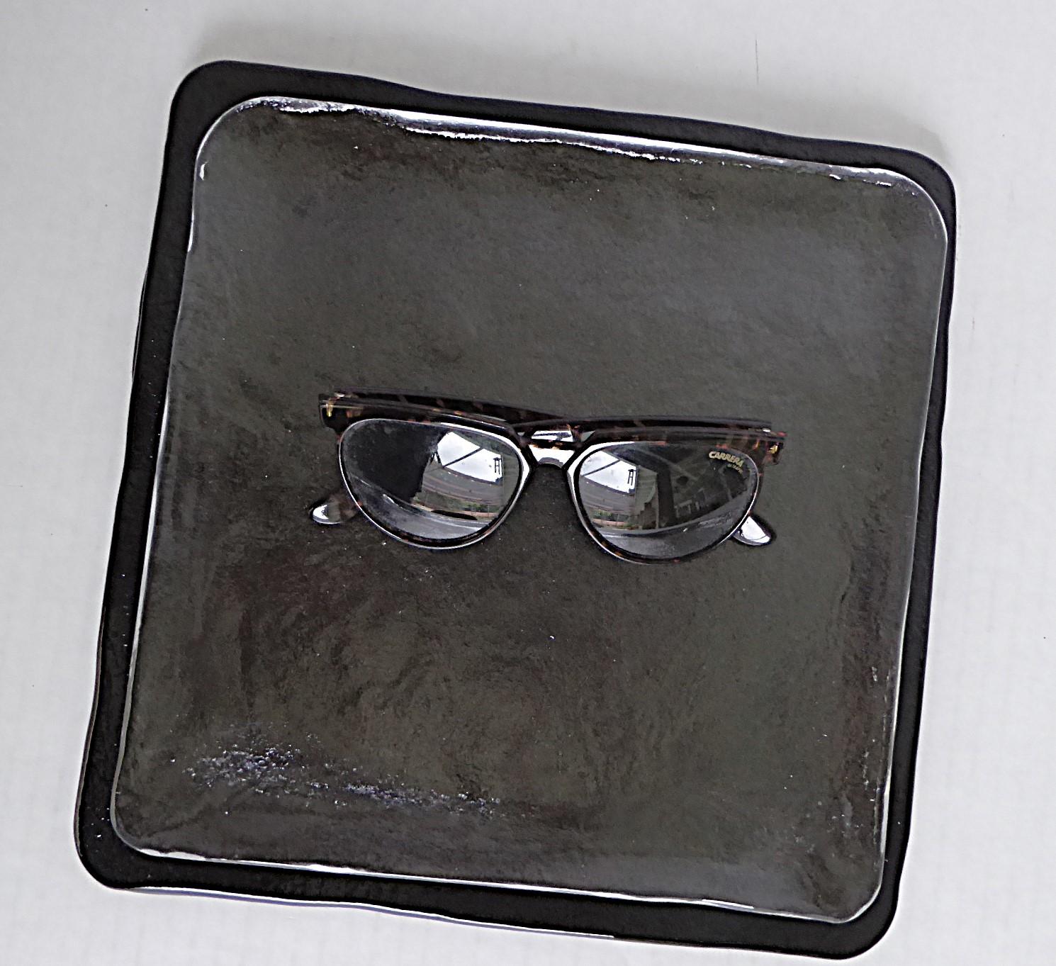 Vintage 14 Sugahara Handcrafted SUKIYA Textured Square Glass Dishes Japan 1970s For Sale 4