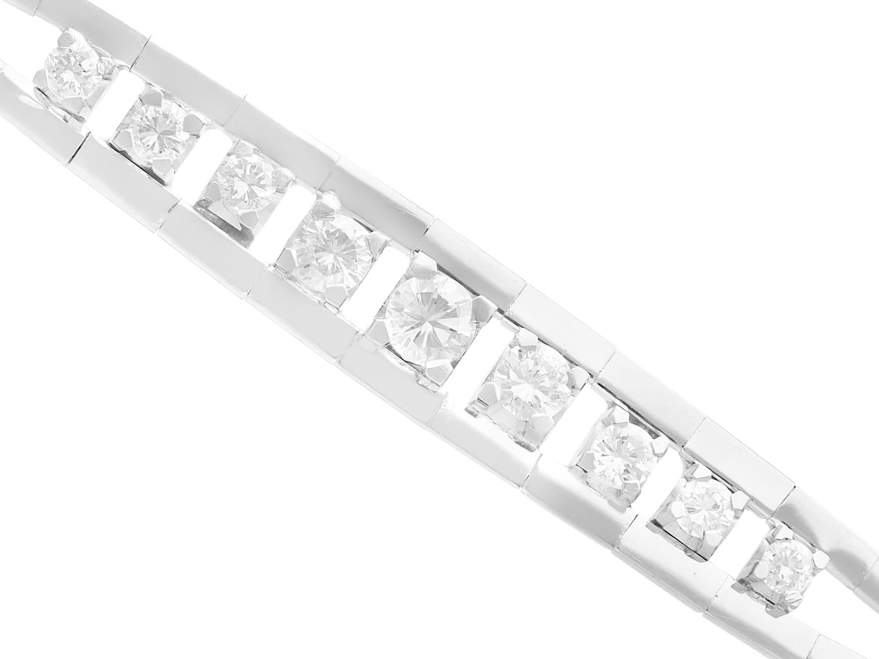 Vintage 1.40 Carat Diamond and 18k White Gold Bracelet  In Excellent Condition For Sale In Jesmond, Newcastle Upon Tyne