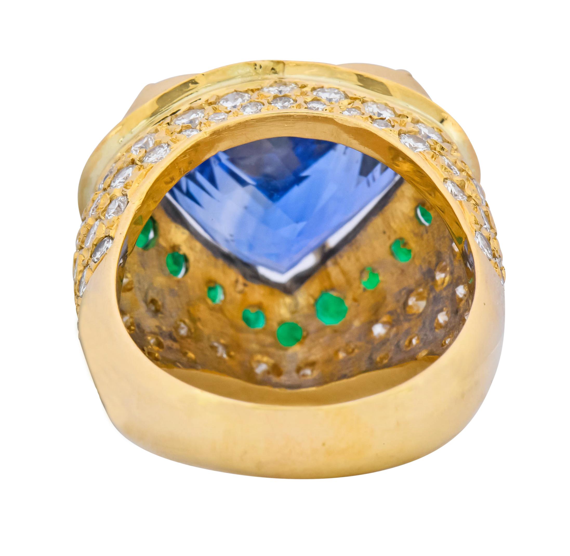Round Cut Vintage 14.09 Carat Sapphire Diamond Emerald 18 Karat Gold Heart Cocktail Ring