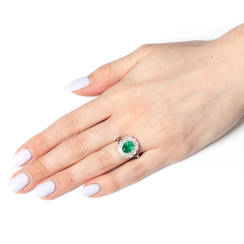 Vintage-Cluster-Ring mit 1,40 Karat Smaragd und Diamant, ca. 1970er Jahre für Damen oder Herren im Angebot