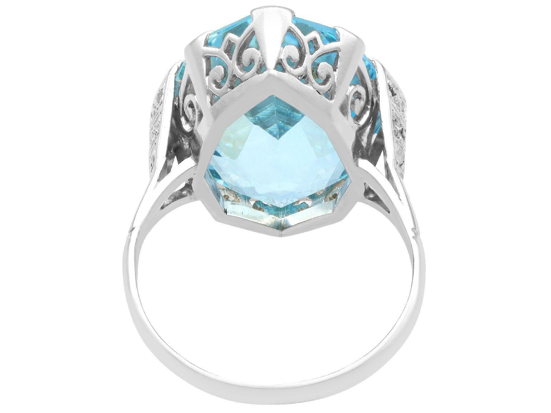 Vintage 14.35ct Aquamarine and Diamond and White Gold Cocktail Ring, circa 1950 In Excellent Condition For Sale In Jesmond, Newcastle Upon Tyne