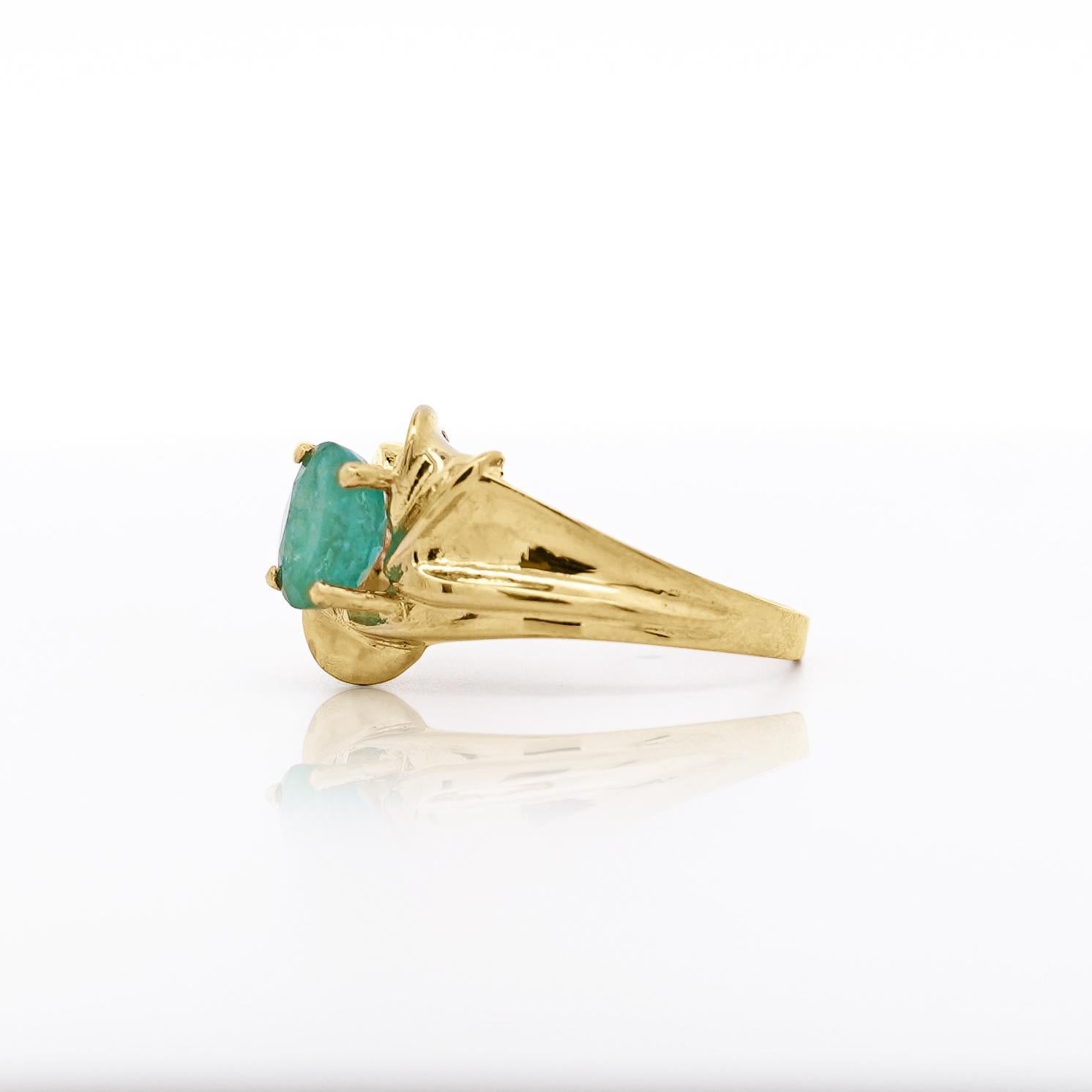 Women's Vintage 1.44 Carat Oval Cut Emerald in 14K Gold Textured Statement Ring For Sale