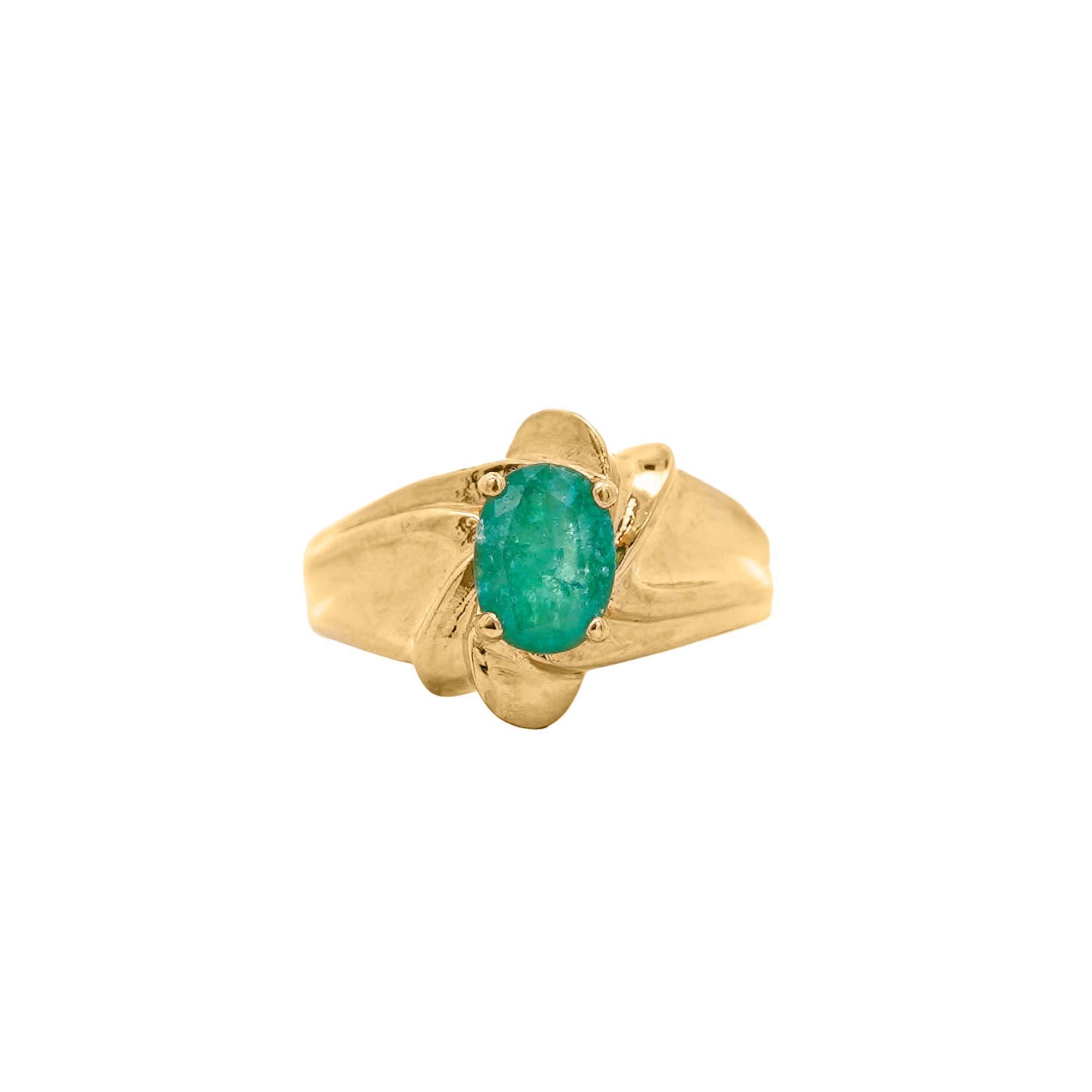 Vintage 1.44 Carat Oval Cut Emerald in 14K Gold Textured Statement Ring For Sale 2