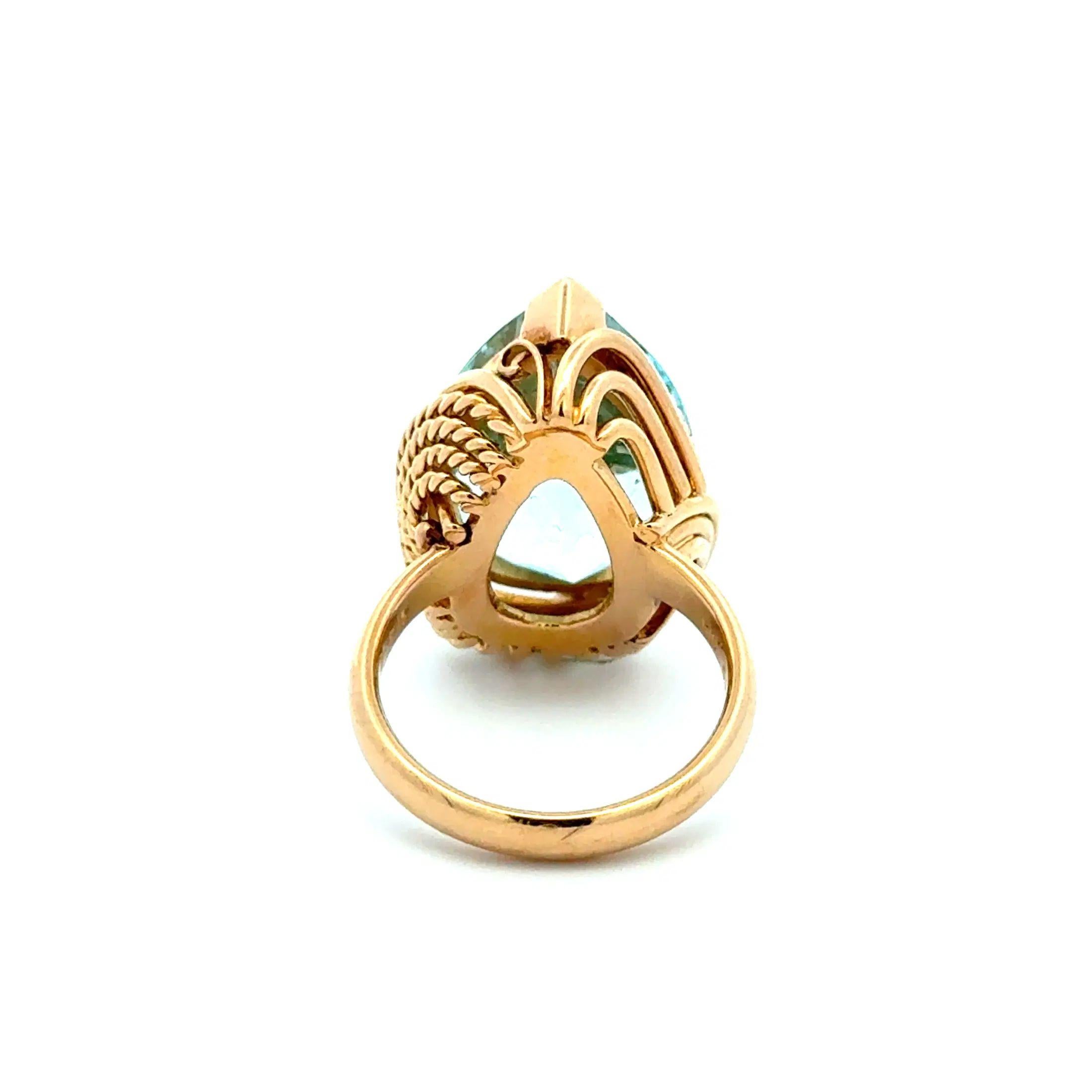 Vintage 14,47 Karat Birne Aquamarin und Diamant Gold Bias Ring im Zustand „Hervorragend“ im Angebot in Montreal, QC