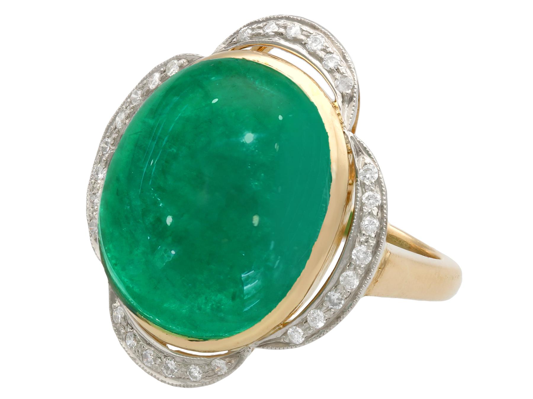 Women's or Men's Vintage 1940s 14.5ct Cabochon Cut Emerald and Diamond Yellow Gold Cocktail Ring For Sale