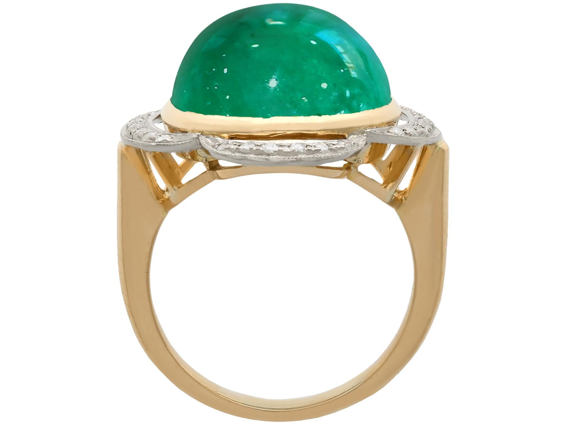 Vintage 1940s 14.5ct Cabochon Cut Emerald and Diamond Yellow Gold Cocktail Ring For Sale 1