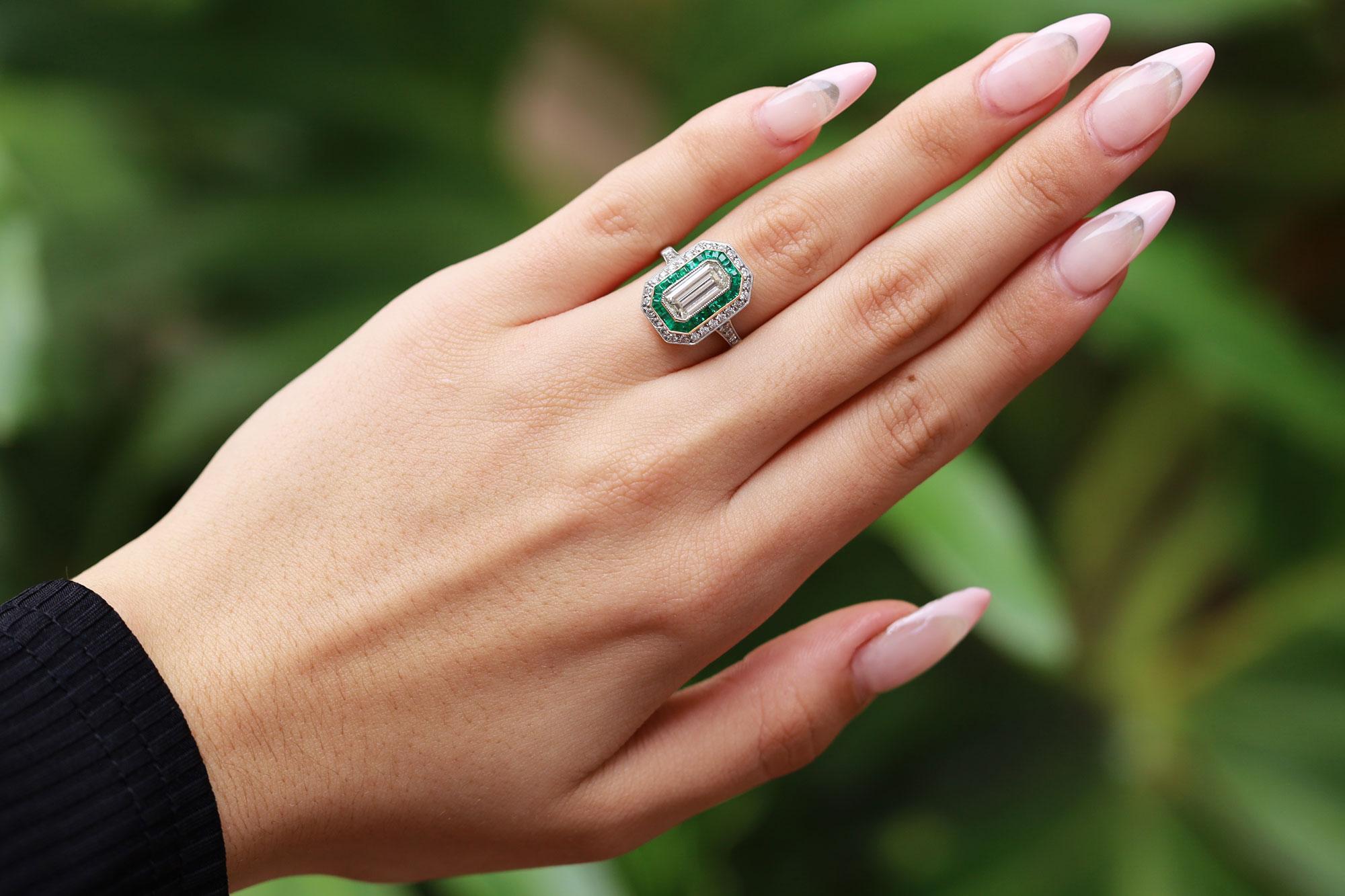 Art Deco Vintage 1.45 Carat Emerald Cut Diamond & Emerald Engagement Ring For Sale