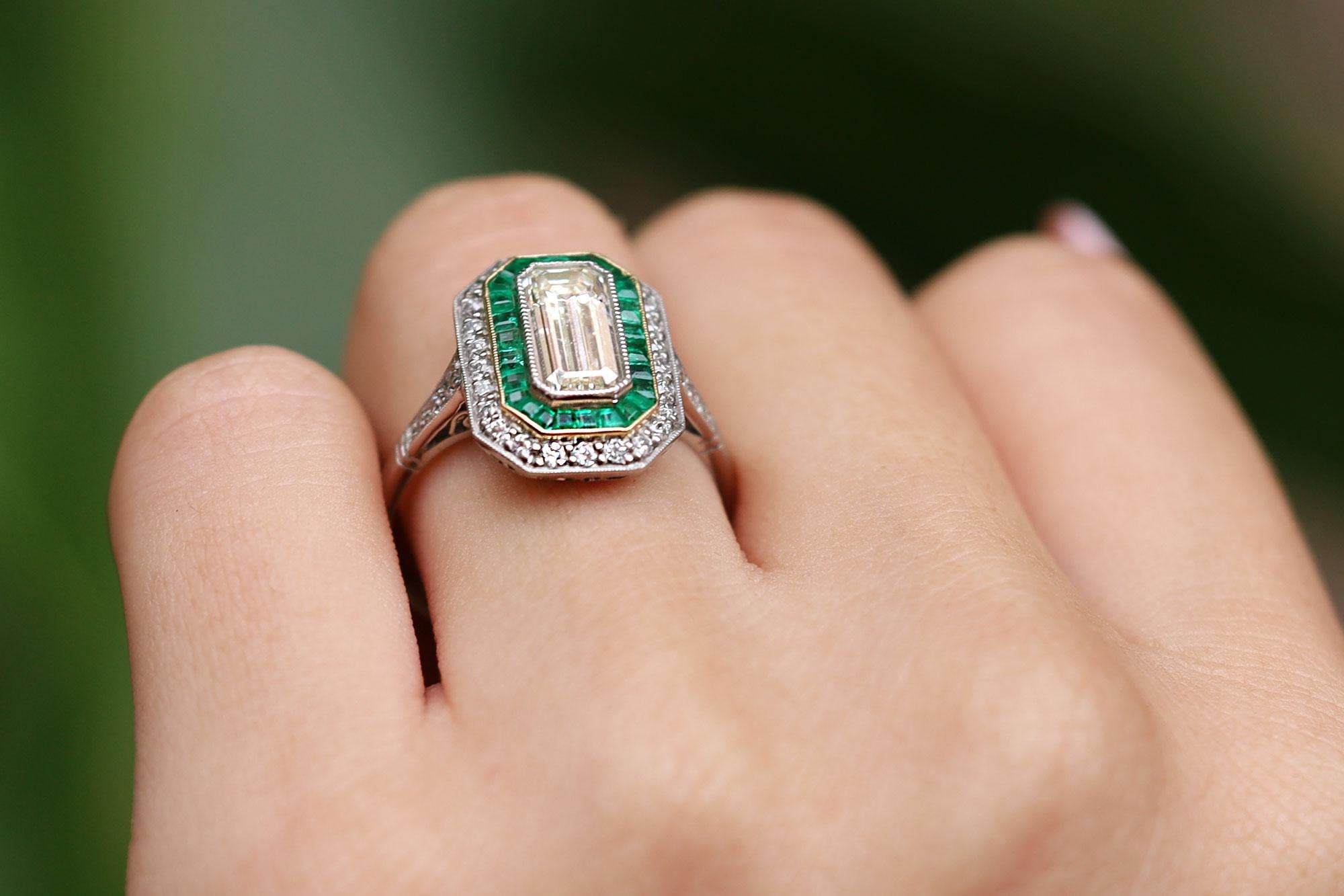 Women's or Men's Vintage 1.45 Carat Emerald Cut Diamond & Emerald Engagement Ring For Sale