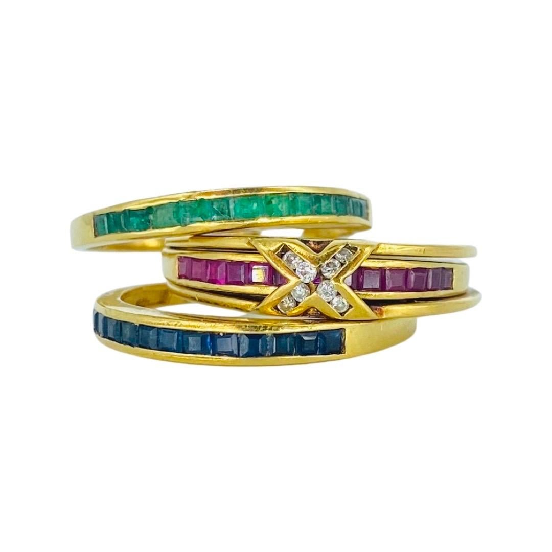 Vintage 1.45 Carat Emeralds, Sapphires, Rubys and Diamonds Stackable Rings 18k In Excellent Condition For Sale In Miami, FL