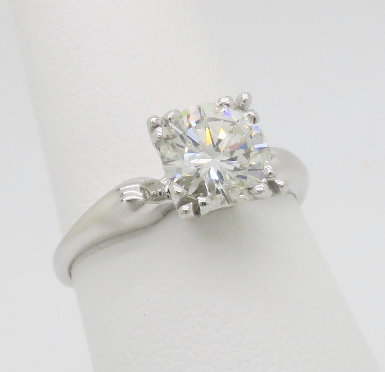 Taglio rotondo Anello solitario con diamante taglio brillante rotondo vintage da 1,45 carati in vendita