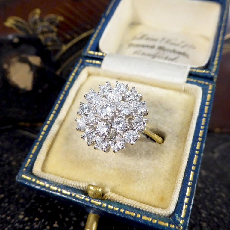Vintage 1.46ct Diamond Flower Cluster Ring in 18ct Yellow and White Gold For Sale 4