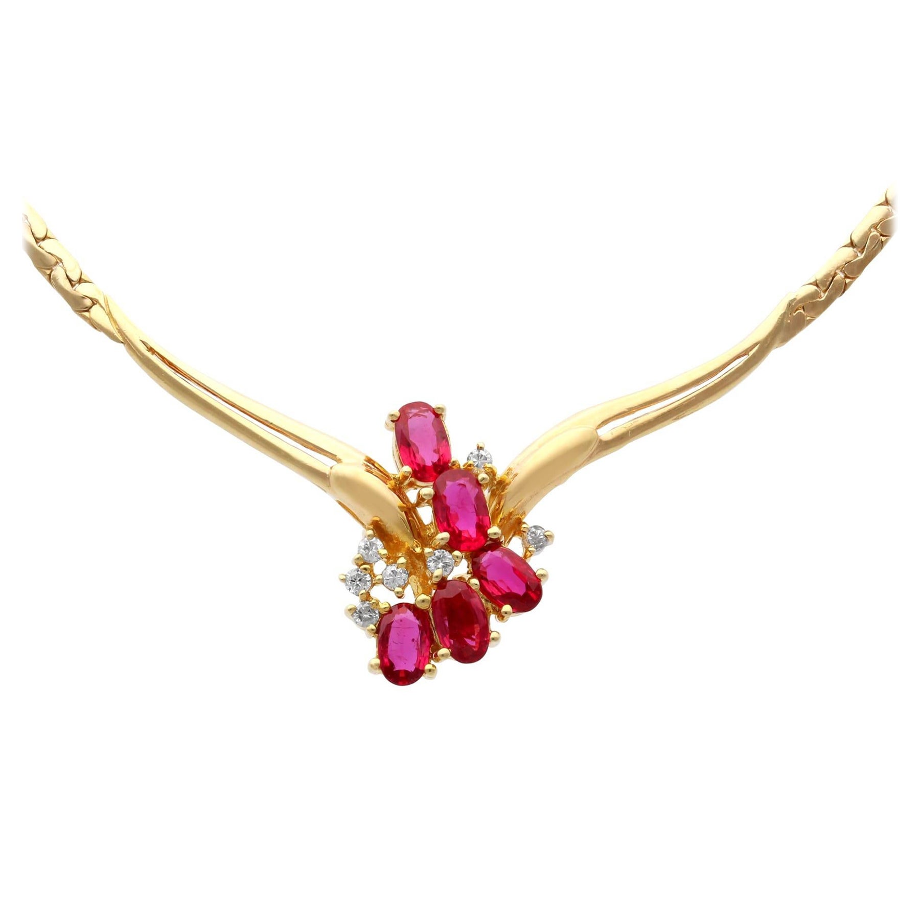 Vintage 1.47 Carat Ruby 0.10 Carat Diamond 18k Yellow Gold Necklace Circa 1990 For Sale