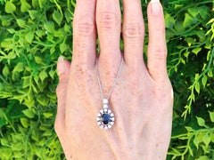 Ciondolo d'epoca in oro bianco 14k con zaffiro da 1,48 carati e diamante da 0,80 carati Circa 1960