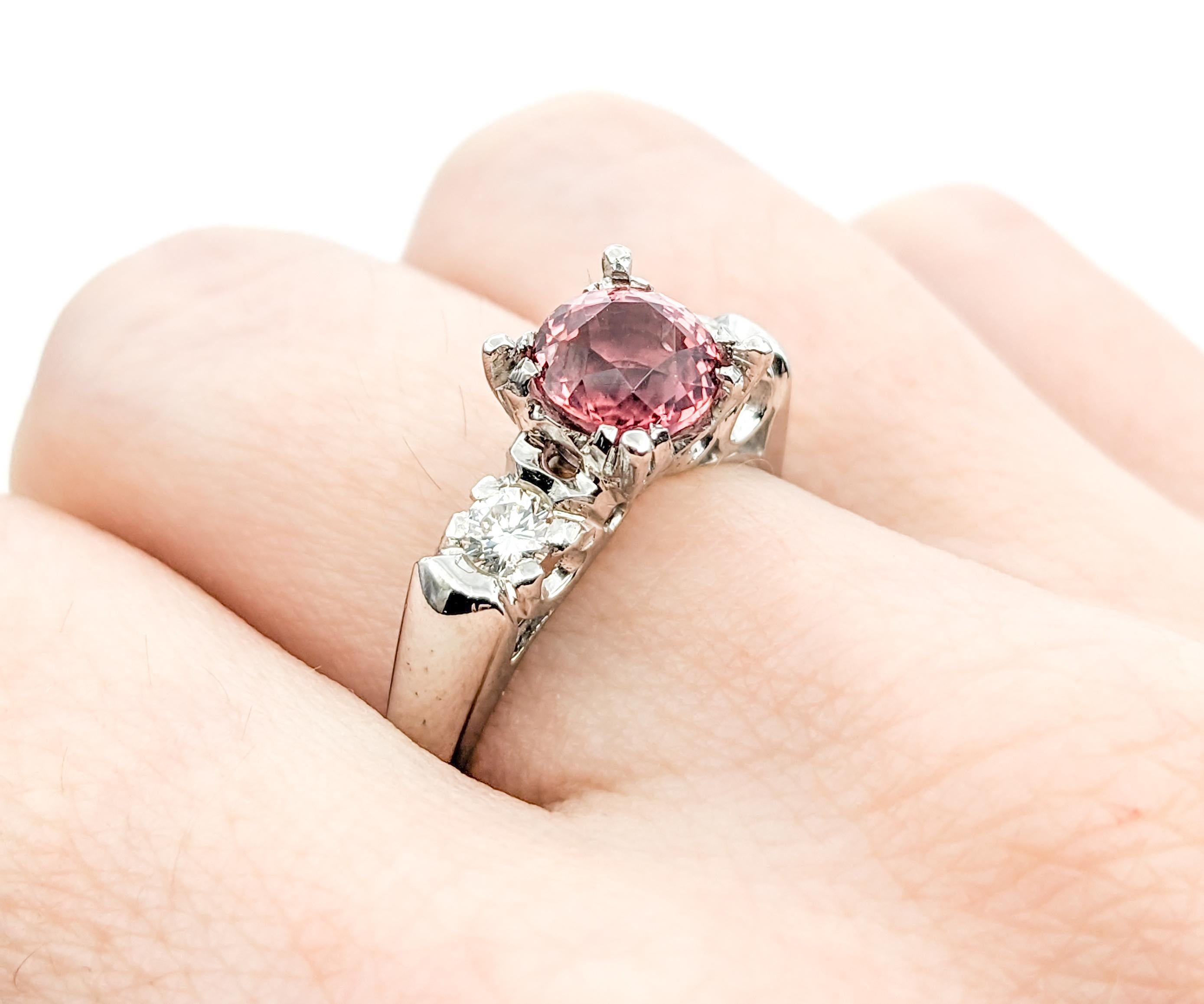 Bague Vintage 1.48ct Tourmaline Rose et Diamants Or Blanc en vente 4