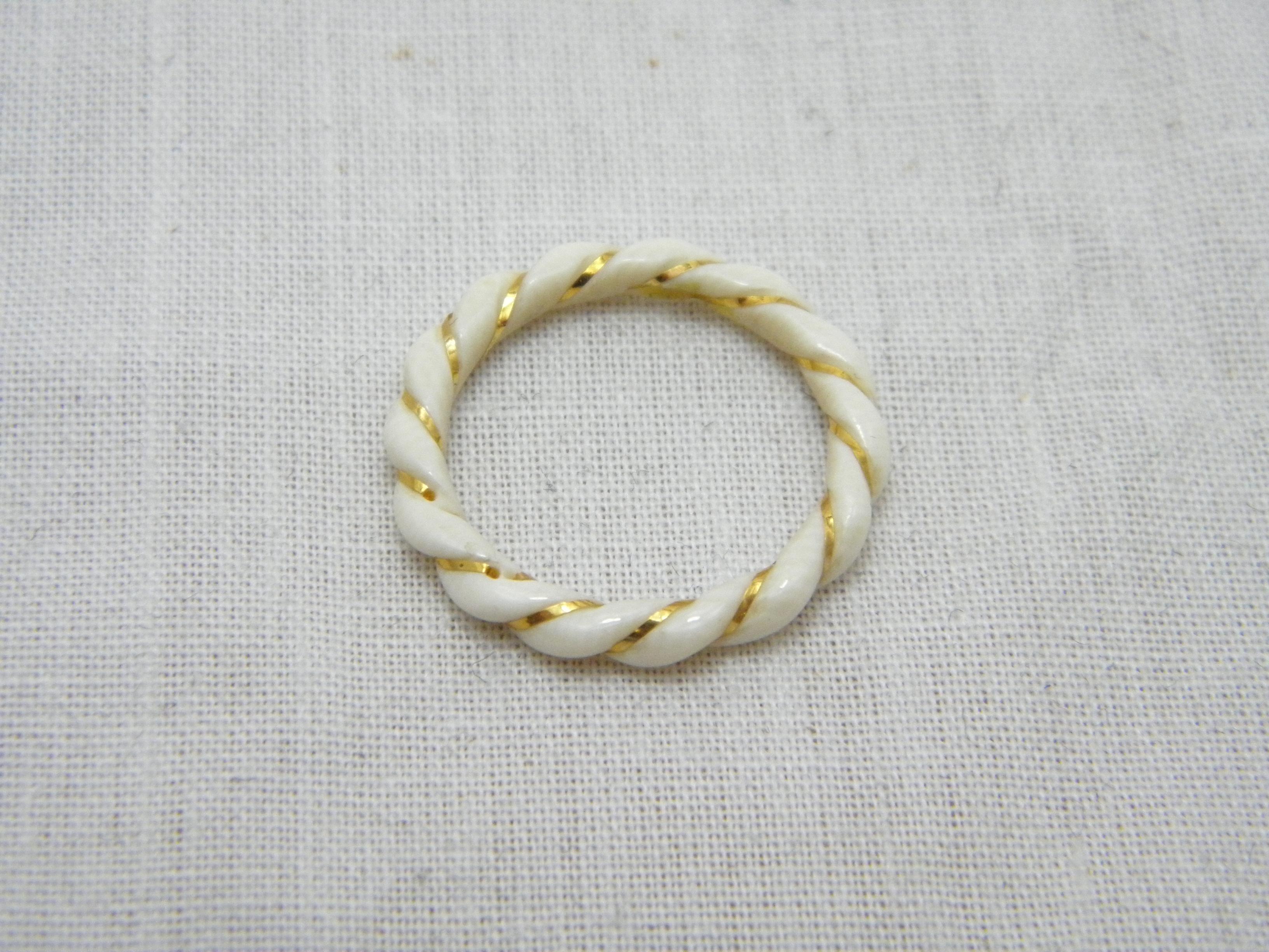 Vintage 14ct Gold Ox Knochen Twist Hochzeit Trauerring Größe P 7,75 585 Reinheit im Zustand „Hervorragend“ im Angebot in Camelford, GB