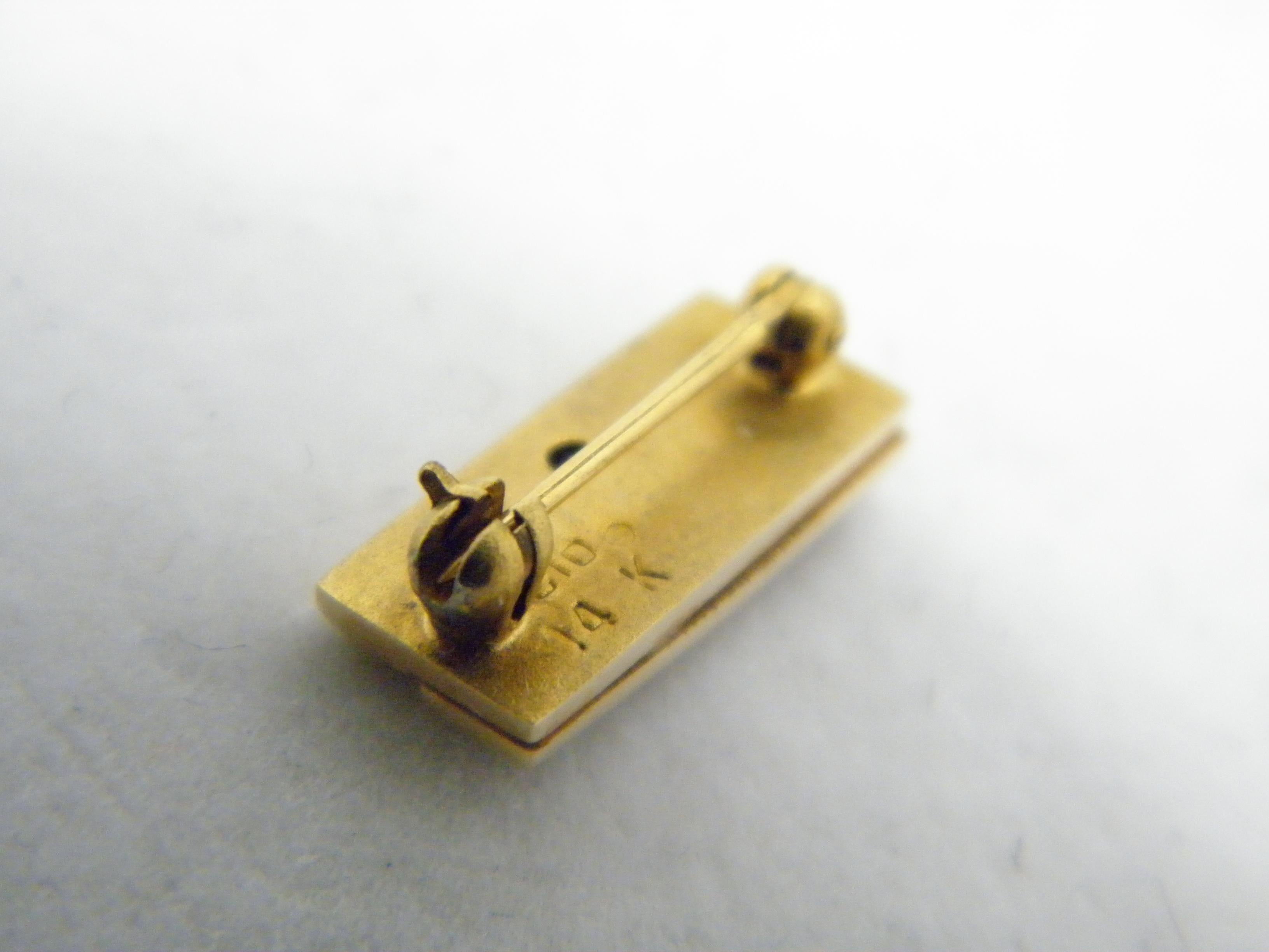 Vintage 14ct Gold Sapphire Schlumberger Brooch Pin c1960s 585 Purity Heavy In Good Condition For Sale In Camelford, GB