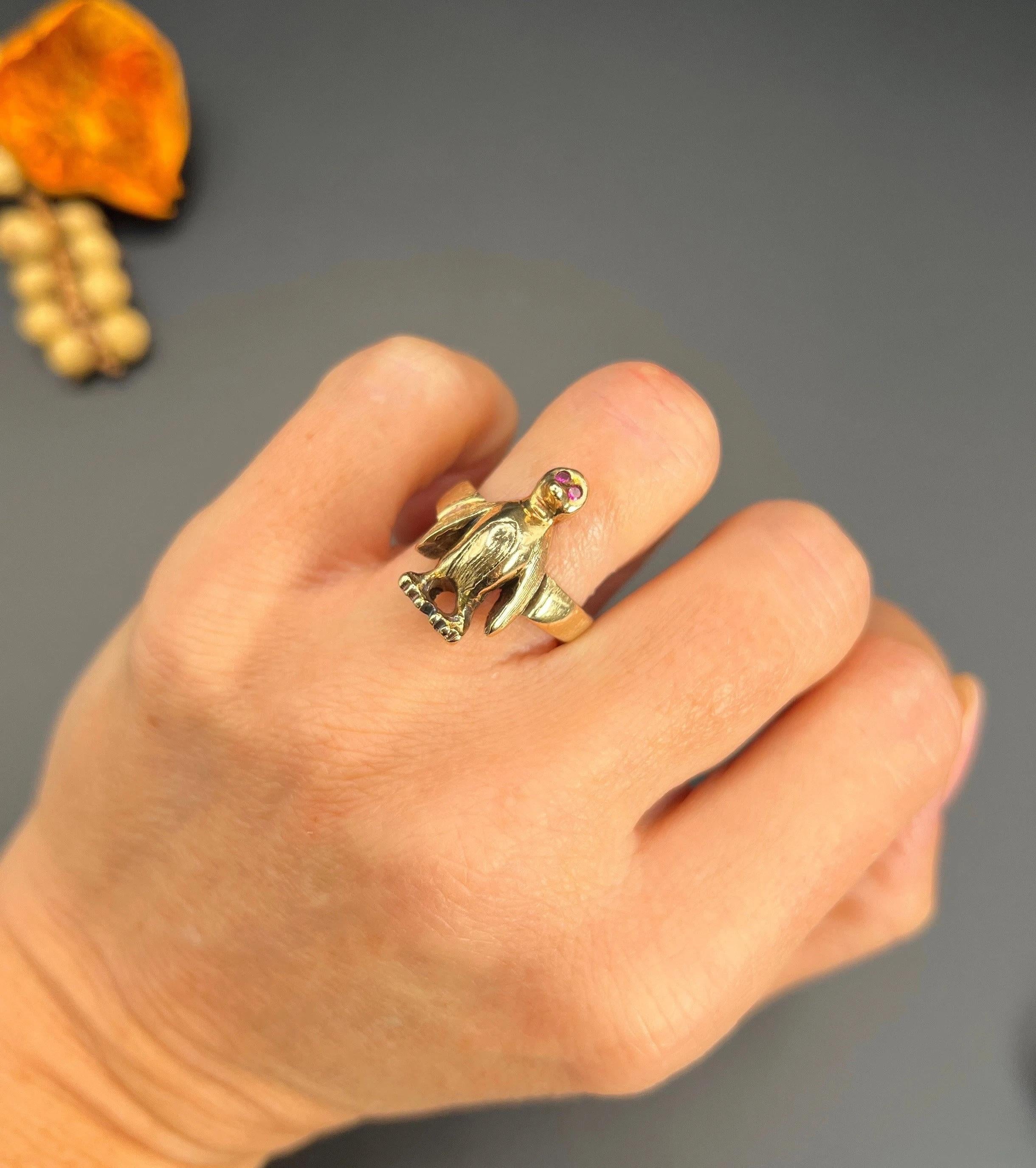 Vintage 14ct Gold Stamped, 1970s Ruby Penguin Ring 6