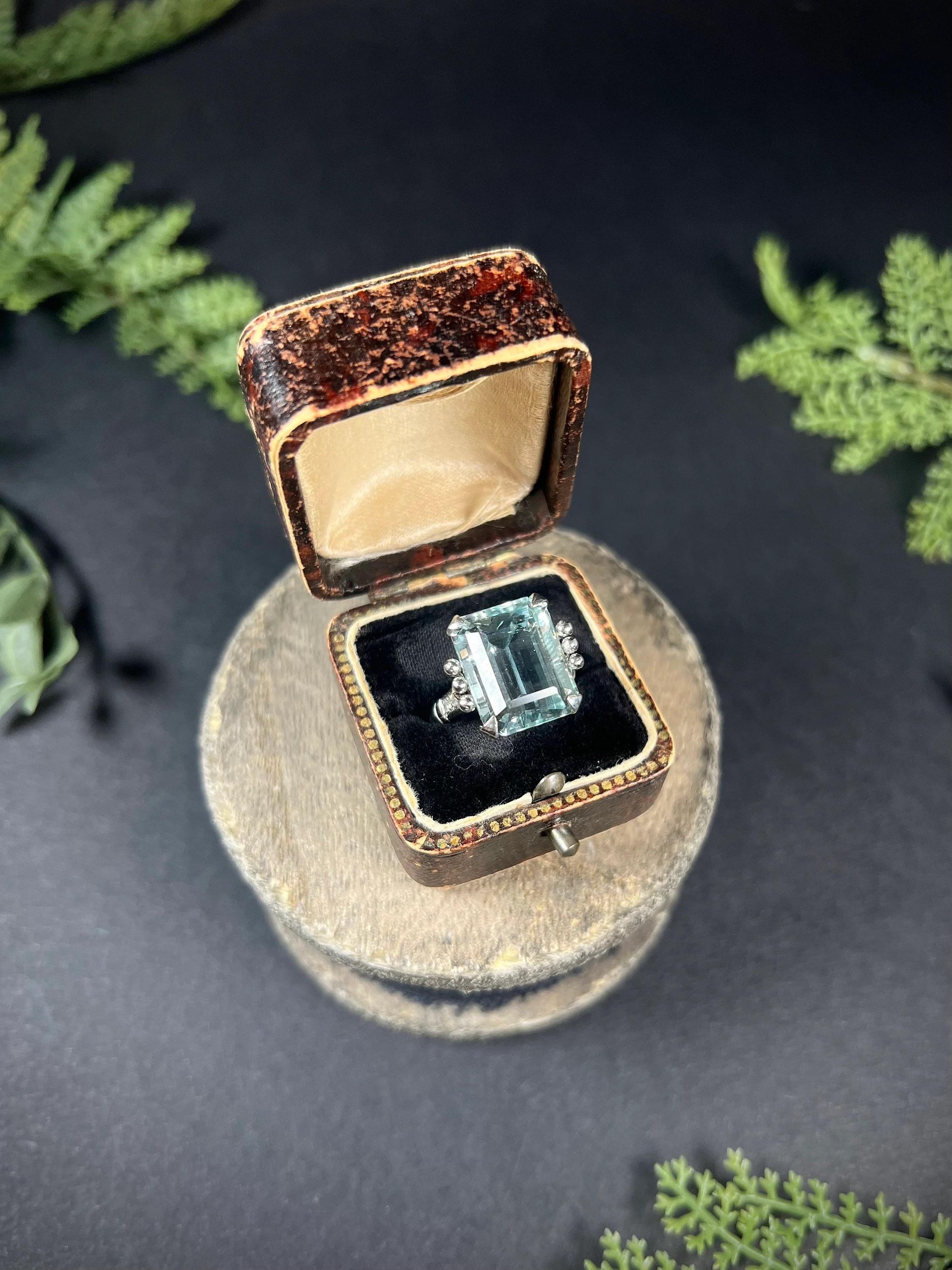 Emerald Cut Vintage 14ct White Gold 1940’s Aquamarine & Diamond Cocktail Ring For Sale
