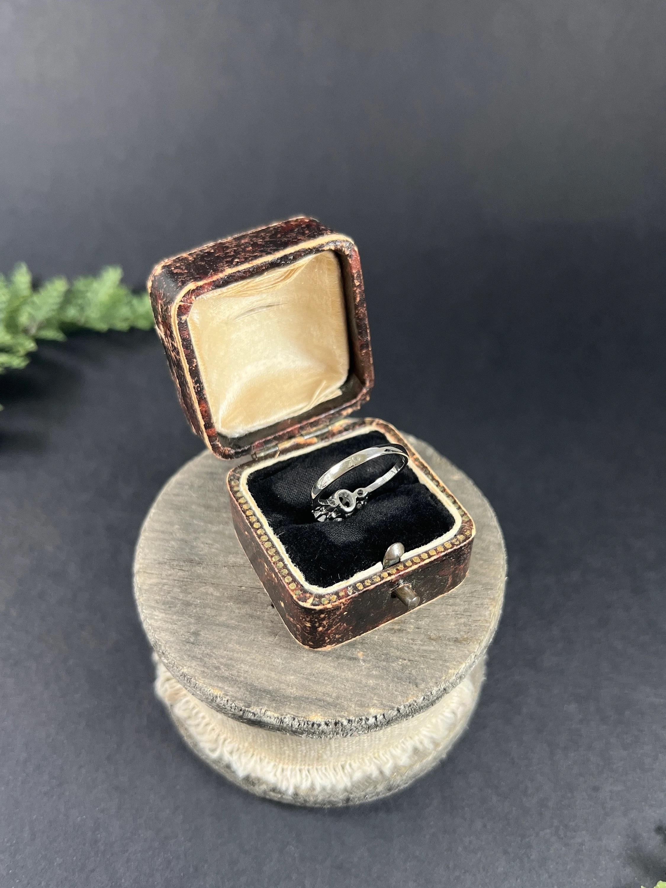 Vintage 14ct White Gold French Stamped, 3 Stone Diamond , Trilogy Ring For Sale 3