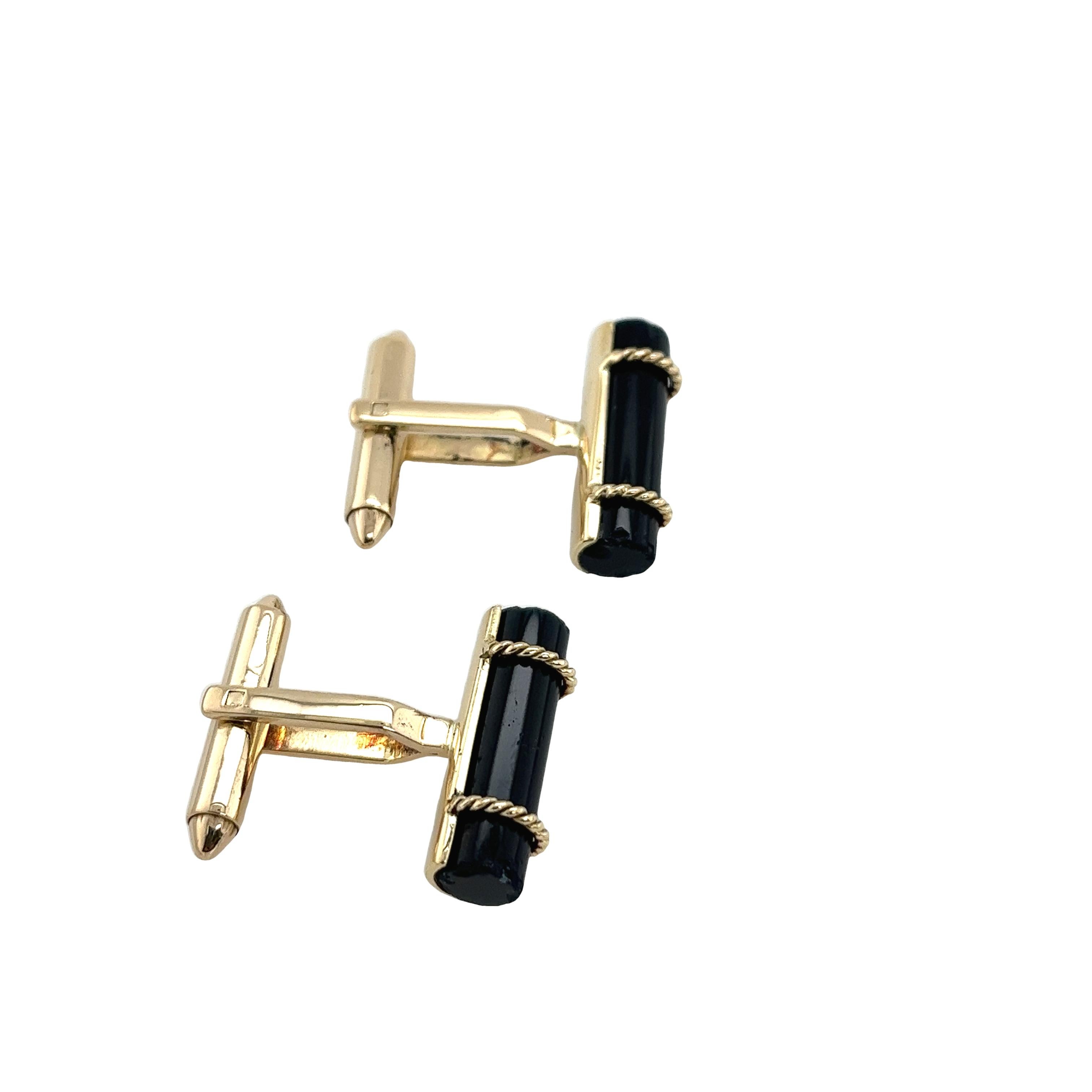 These stunning vintage 14ct  yellow gold cufflinks black onyx in a lovely design that is sure to catch attention.
Total Gold Weight: 9.3g 
Item Dimension: 23.95mm x 20.25mm

SMS9165