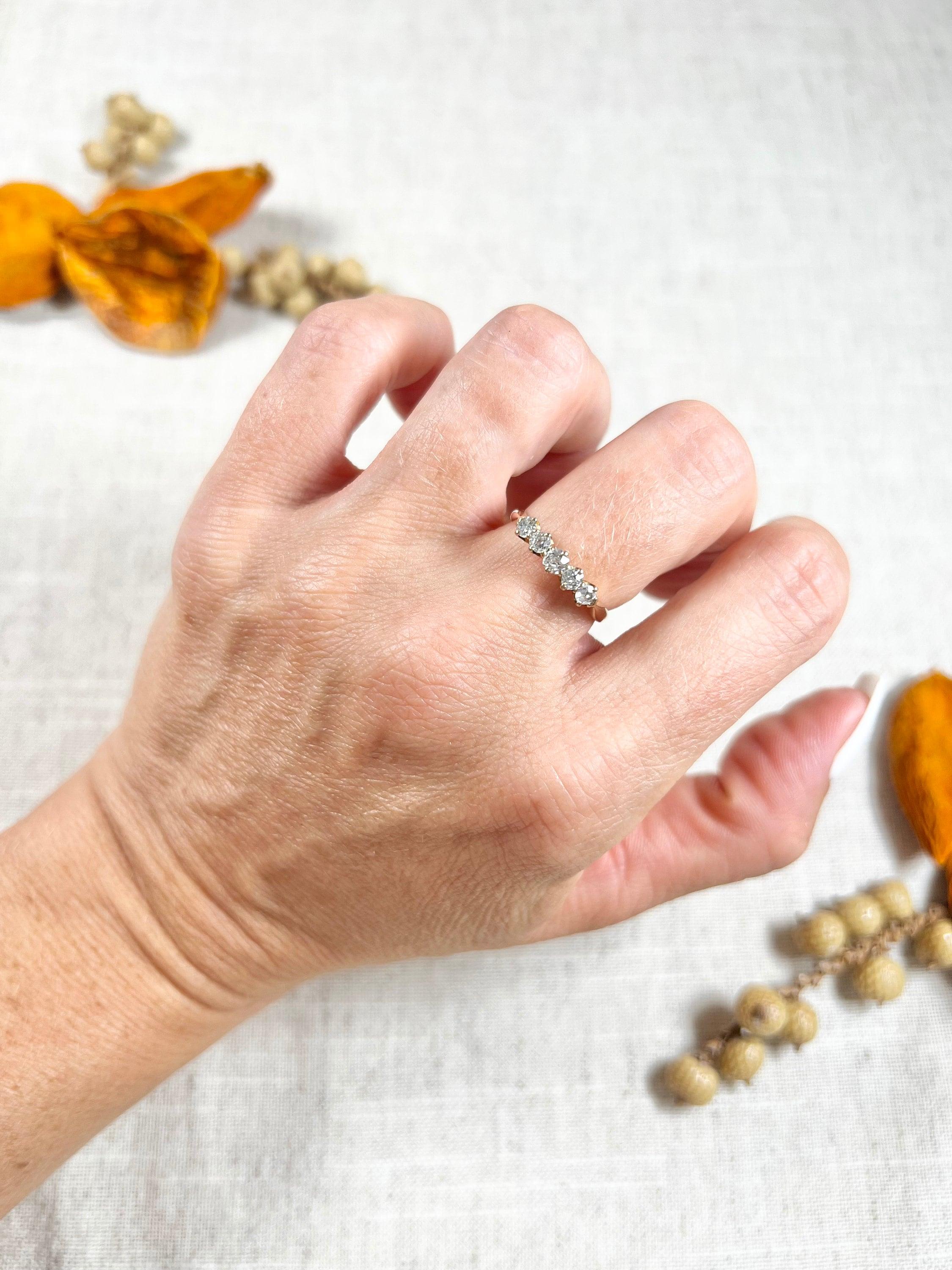Vintage 14ct Yellow Gold Diamond Five Stone Ring In Good Condition For Sale In Brighton, GB