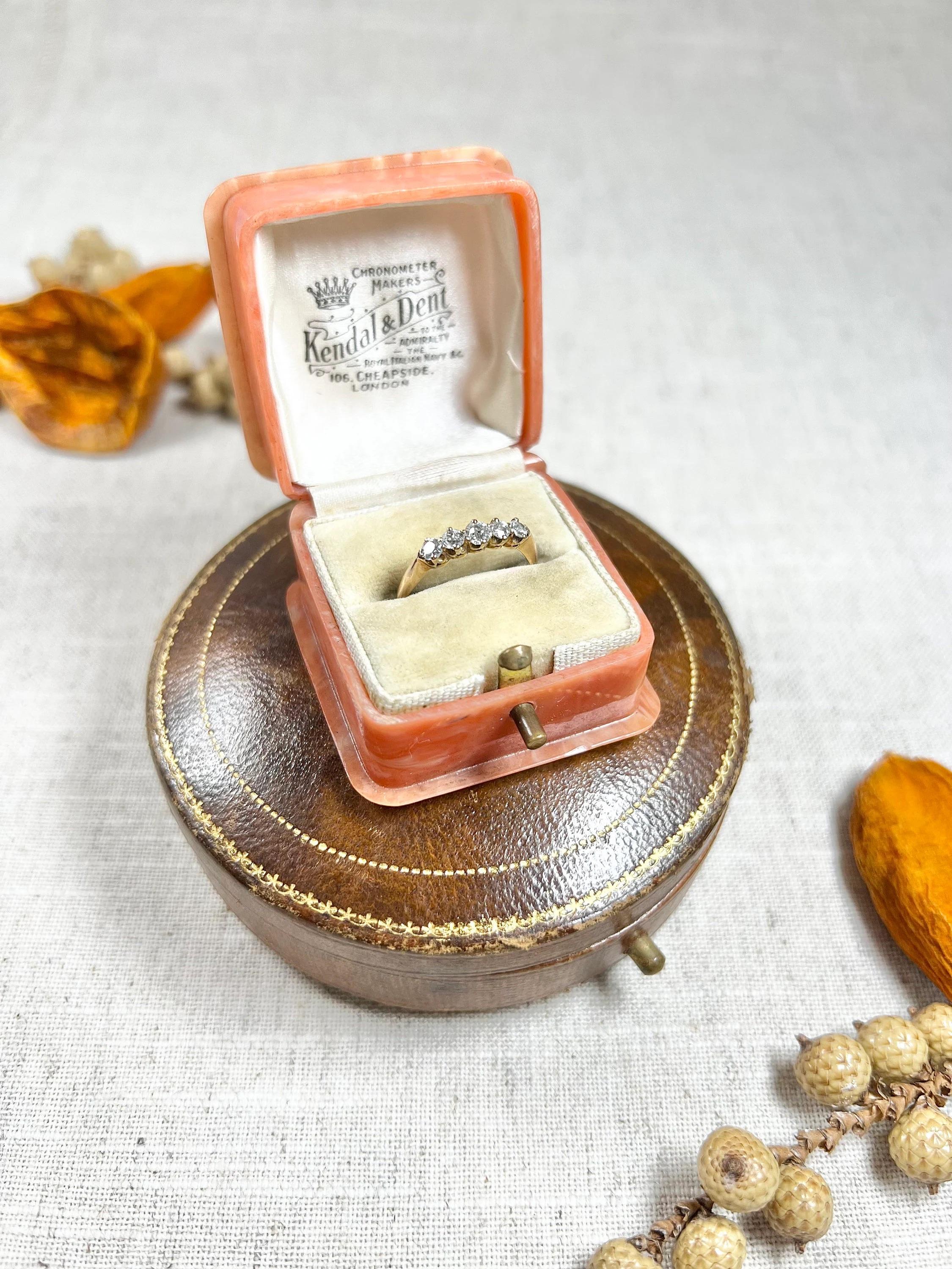 Vintage 14ct Yellow Gold Diamond Five Stone Ring For Sale 1