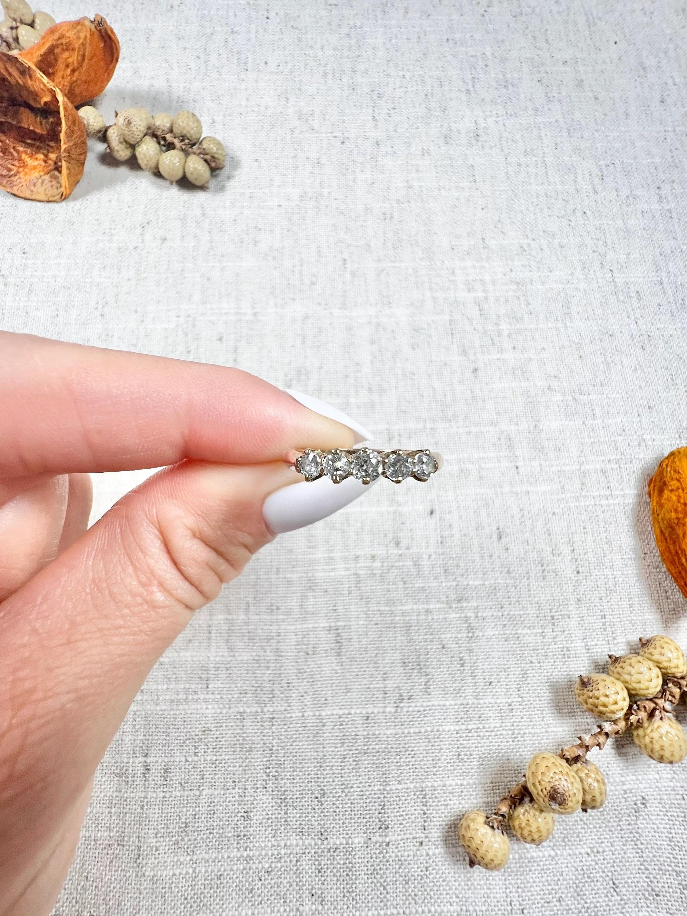 Vintage 14ct Yellow Gold Diamond Five Stone Ring For Sale 3
