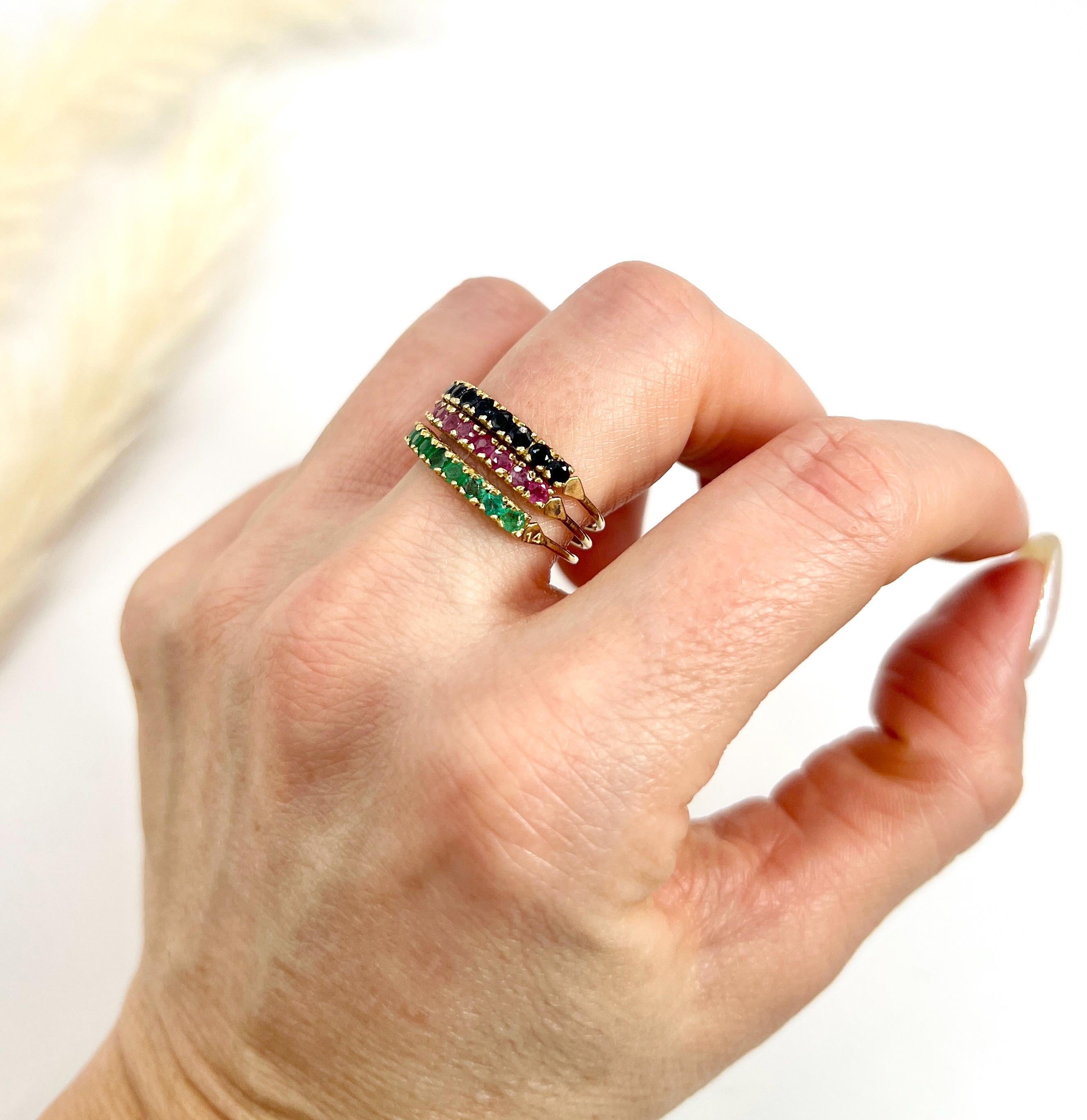 Vintage Harem Ring 

14ct Gold Stamped

Circa 1940s

Step into a world of timeless elegance with this exquisite 14ct yellow gold harem ring, a stunning piece from the 1940s. This beautiful three-row design showcases a captivating array of natural