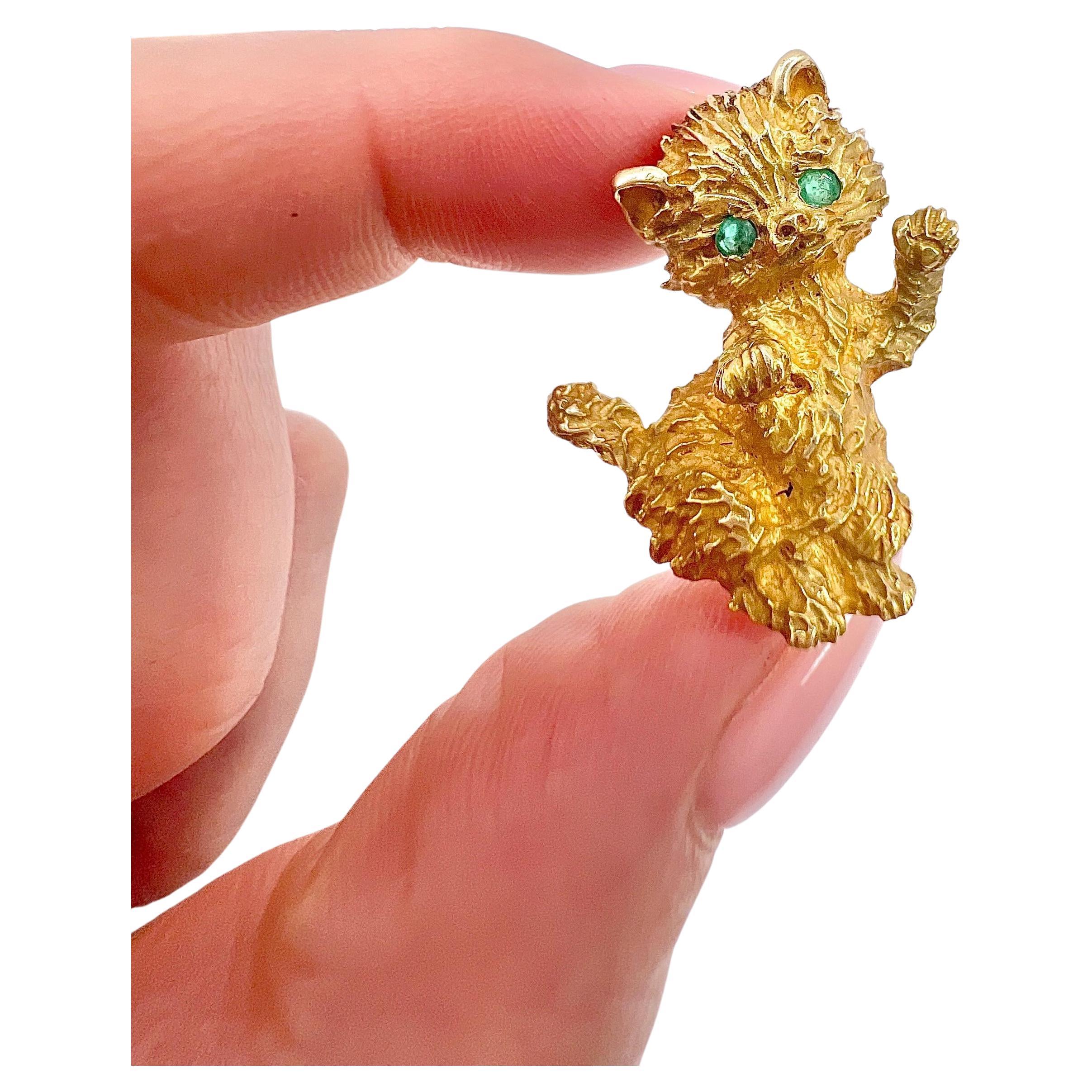 Vintage 14ct Yellow Gold Stamped, 1960s Cat Brooch with Natural Emerald Eyes