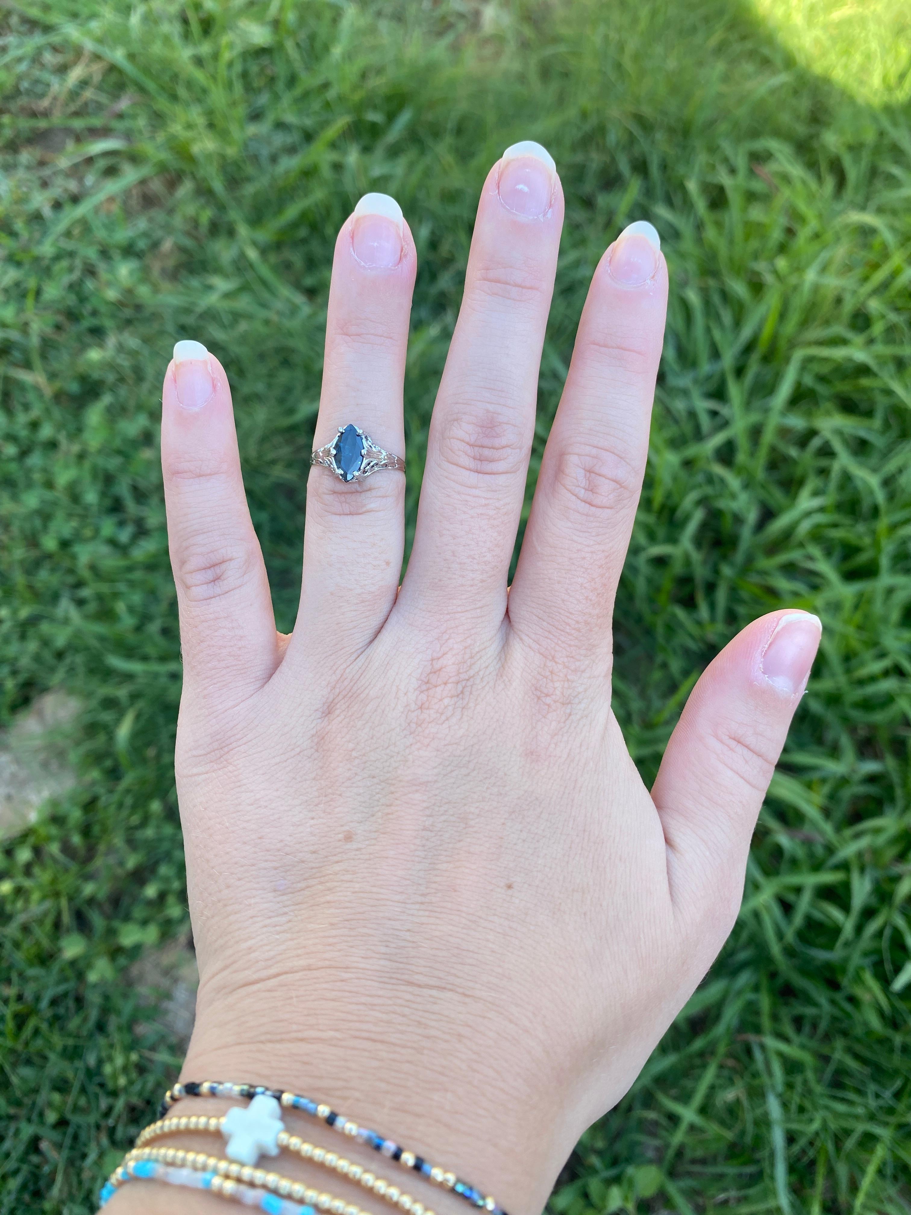 Vintage 1.4ctw Marquise Sapphire Filigree Ring, 14k White Gold, Ring Size 5.25 For Sale 1