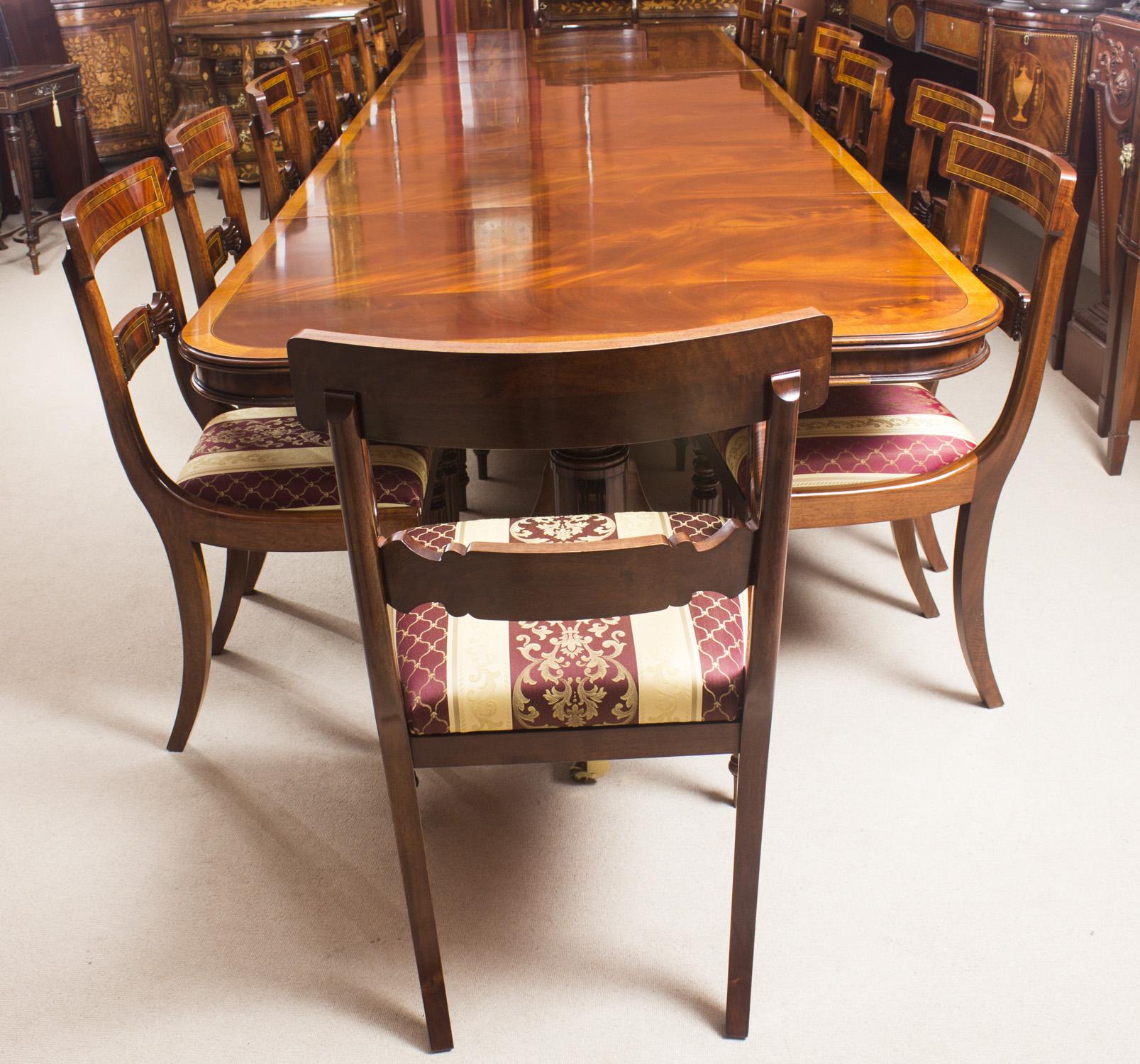 Late 20th Century Vintage Regency Style Dining Table Inlaid Flame Mahogany, 20th Century