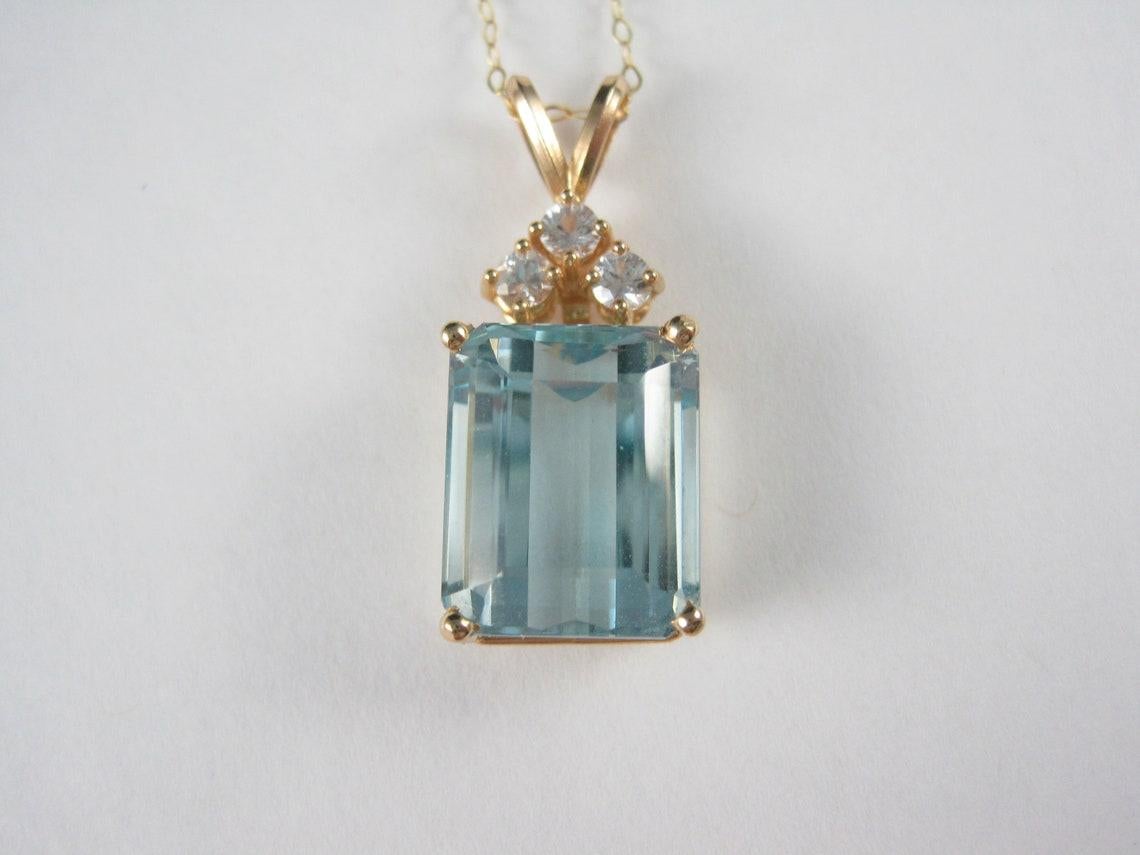 Vintage 14K 14.8 Carat Blue Topaz Diamond Pendant For Sale 1