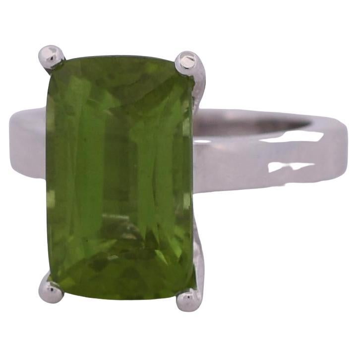 Vintage 14K 8.5ctw Peridot Solitaire Ring For Sale