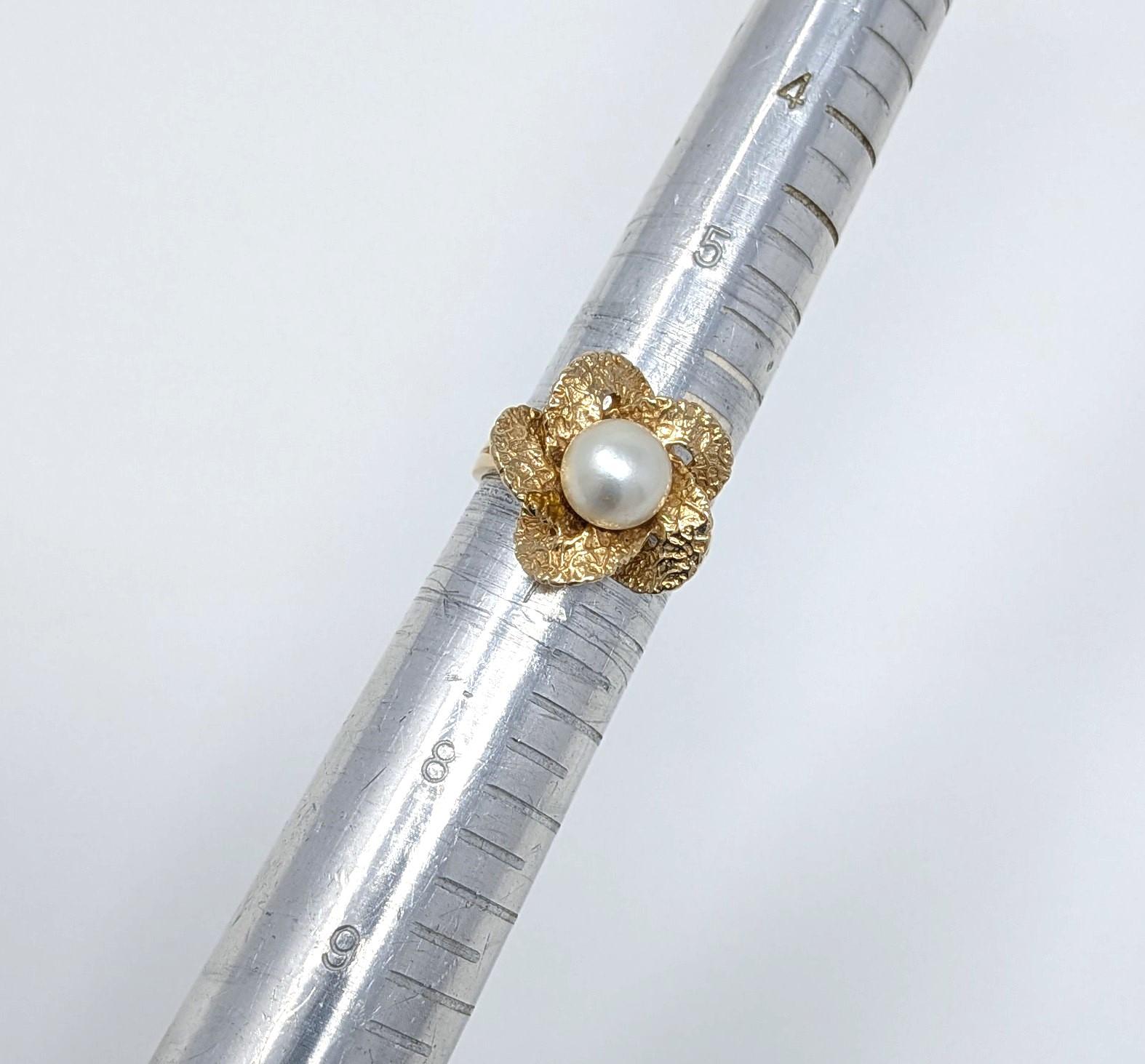 Vintage 14k Akoya Perle Ring Blume Floral Solid Gelbgold US Größe 6,5 im Angebot 3