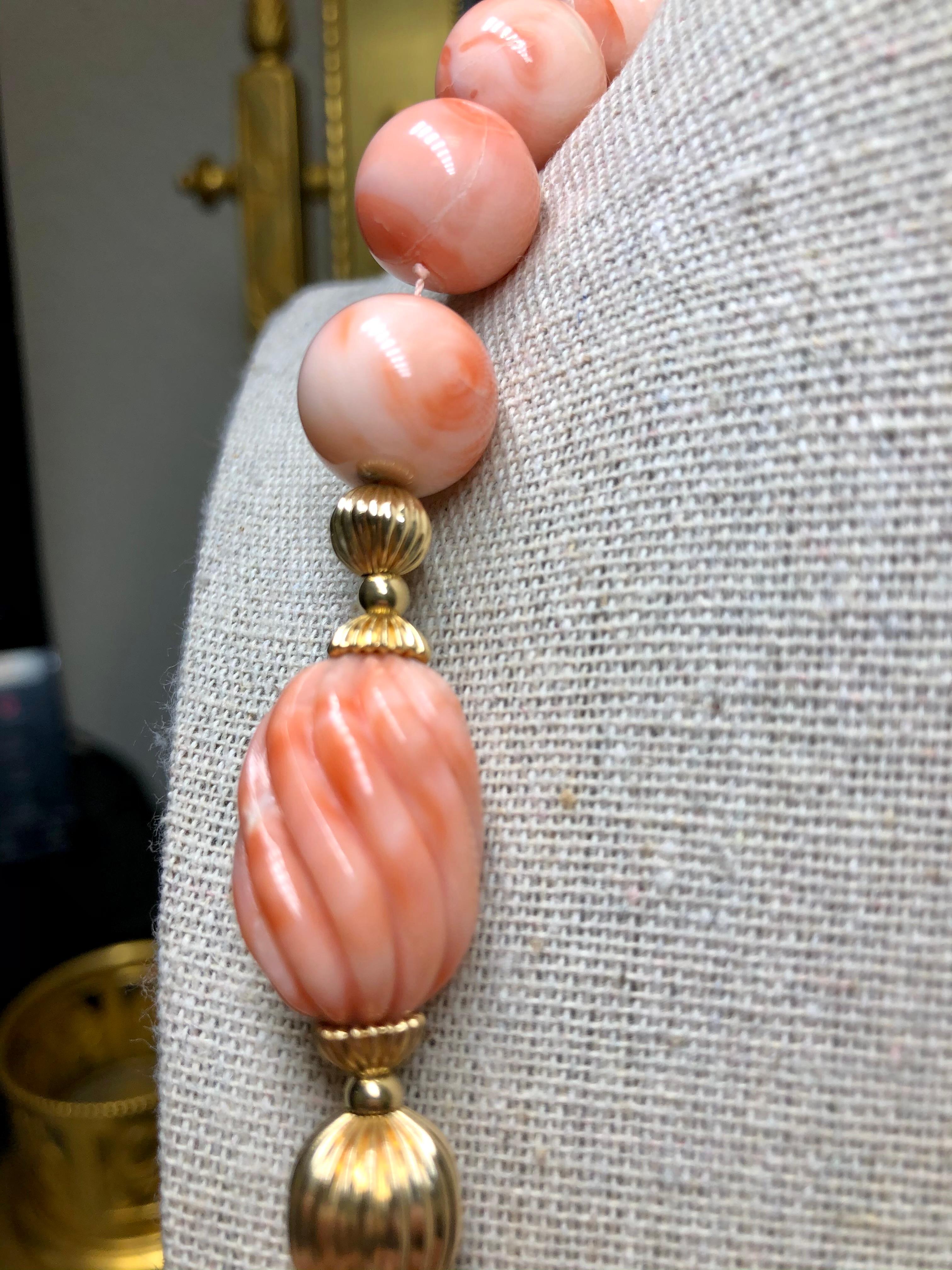 Perle Collier opéra vintage en perles de corail peau d'ange 14 carats, longueur 33 en vente