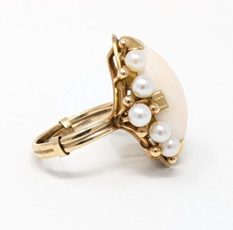 Vintage 14k Angel Skin Koralle & Perle Ring Massiv Gelbgold Navette US Größe 4 Damen im Angebot