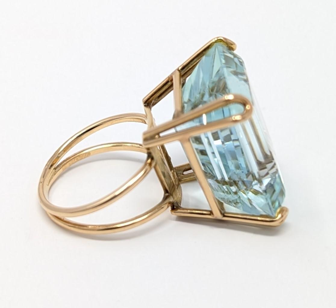 Vintage 14k Aquamarine Cocktail Ring Emerald Cut Solid Yellow Gold US Size 5 For Sale 1