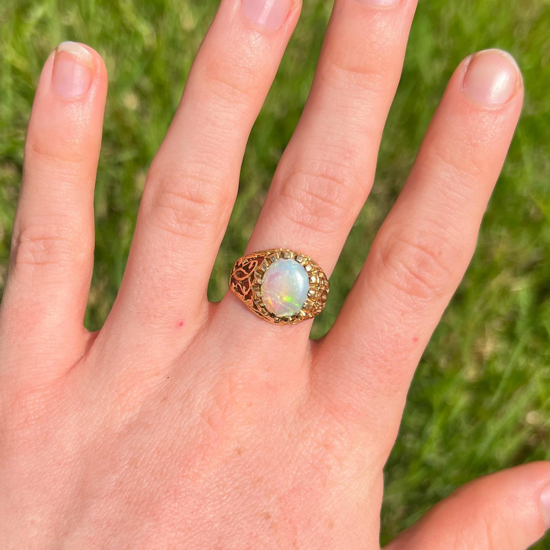 Vintage 14k Australian Opal Ring In Good Condition In Austin, TX
