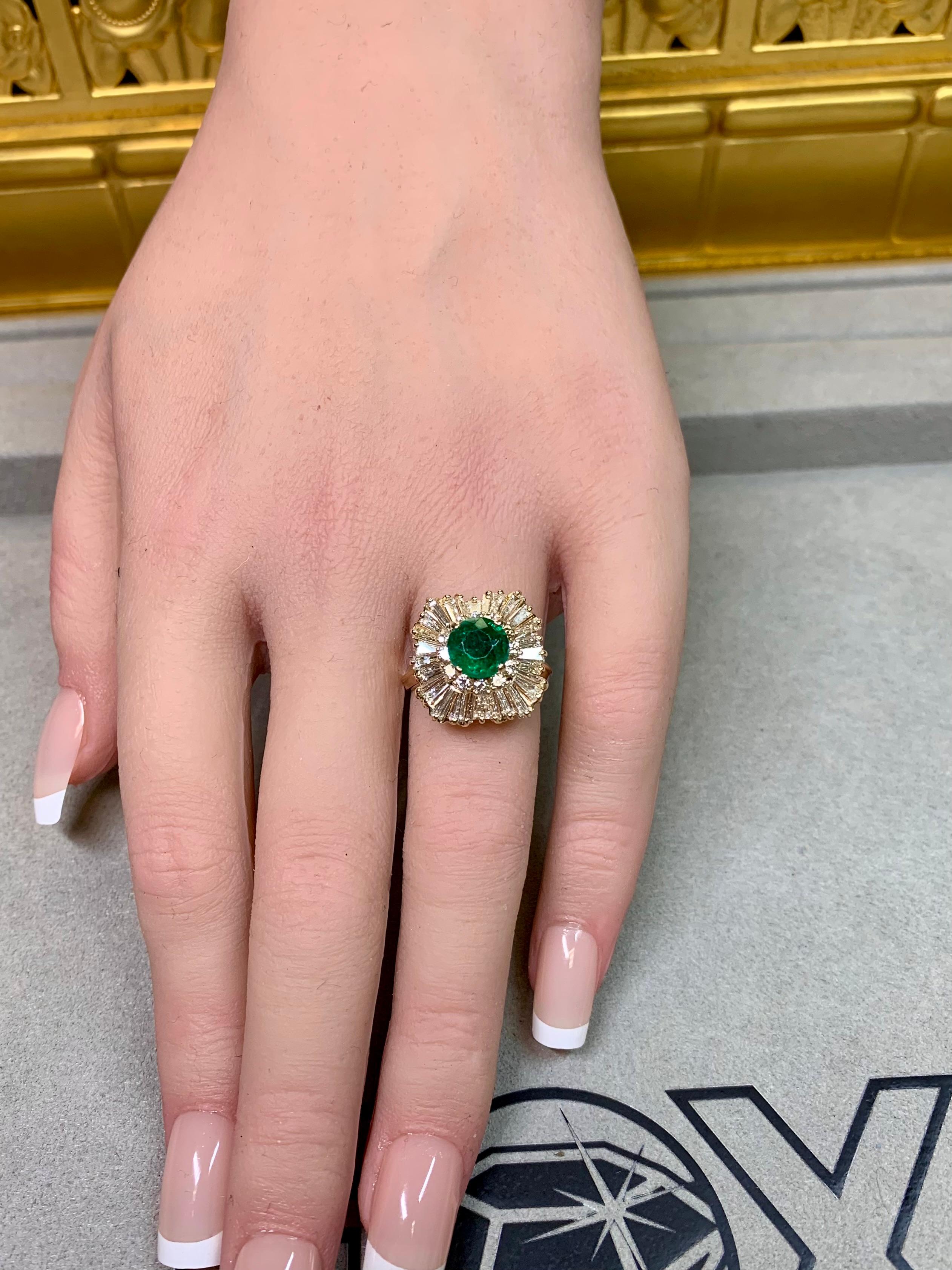 Vintage By 14K Baguette Diamond Round Emerald Ballerina Cocktail Ring 3.74ctw in vendita 4