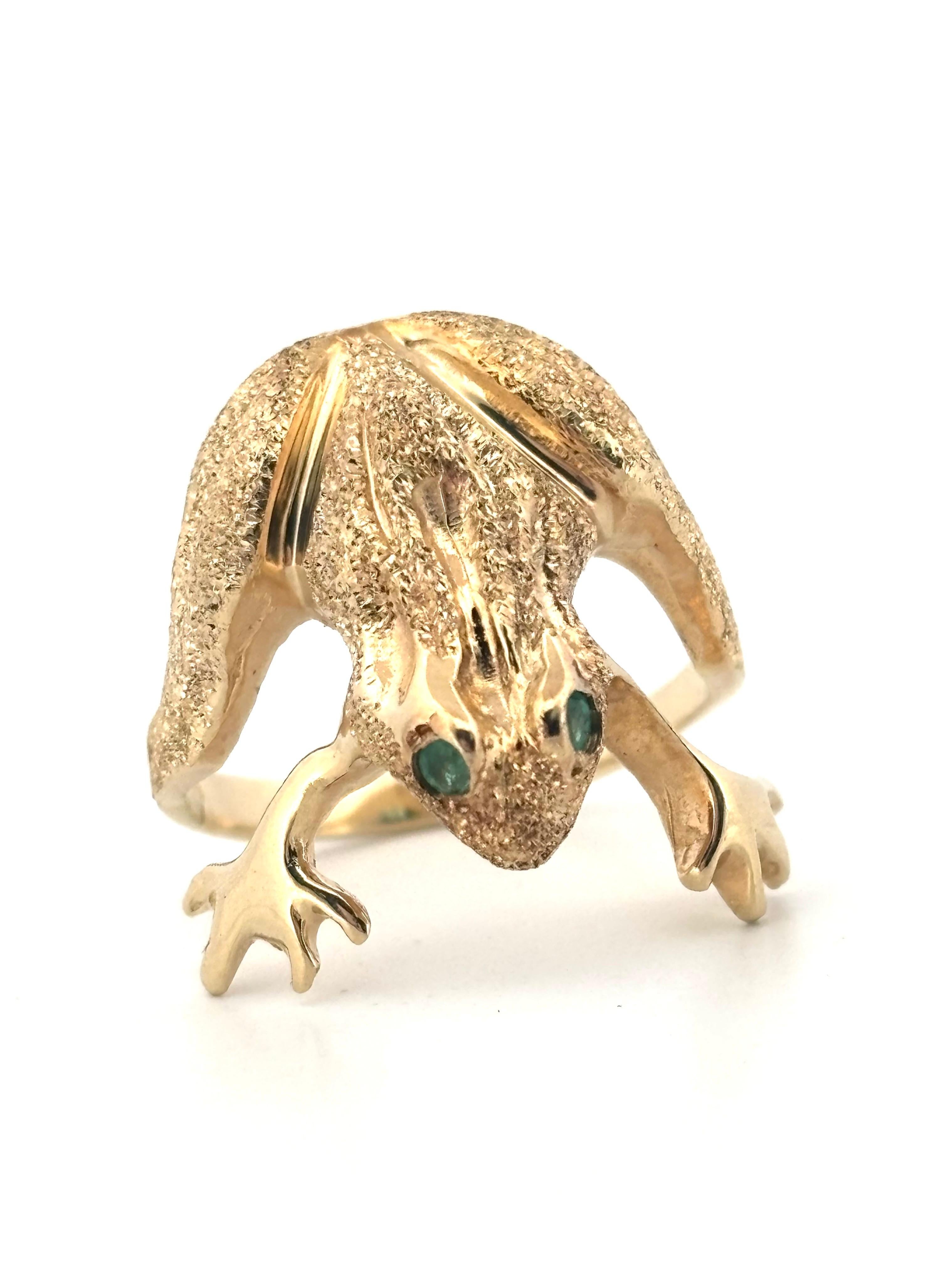 Taglio rotondo Anello Vintage in oro giallo spazzolato 14K con occhio di smeraldo taglio rotondo Misura 4,75 in vendita