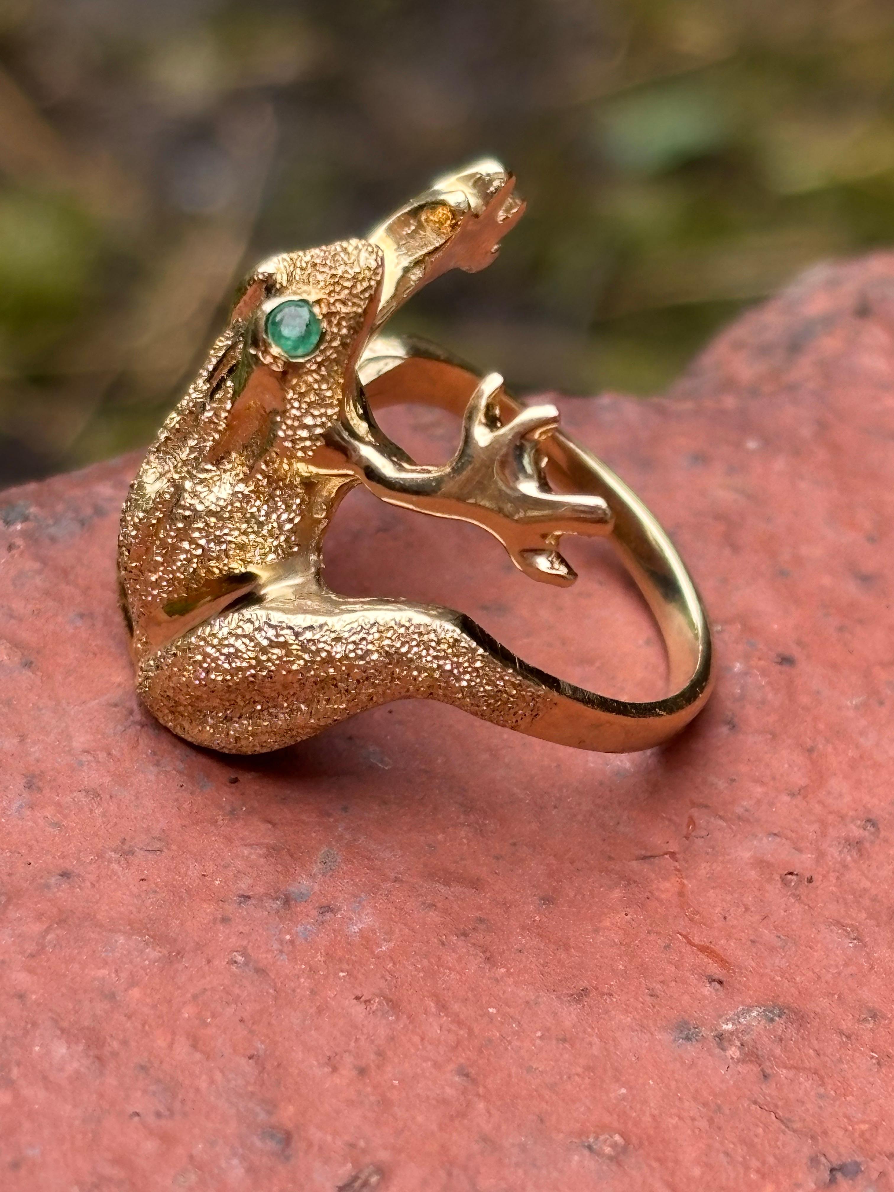 Anello Vintage in oro giallo spazzolato 14K con occhio di smeraldo taglio rotondo Misura 4,75 In condizioni ottime in vendita a Sewickley, PA