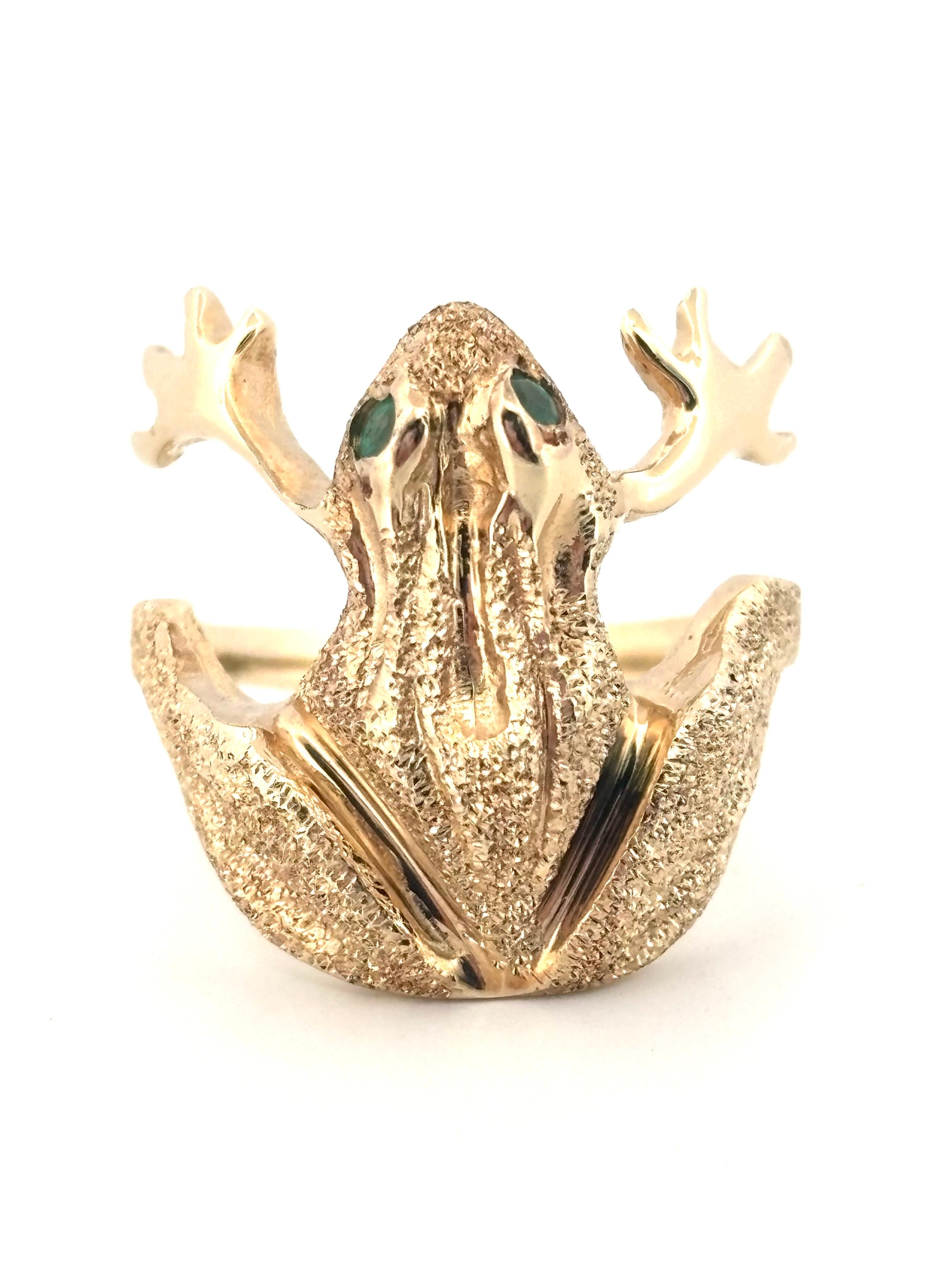 Anello Vintage in oro giallo spazzolato 14K con occhio di smeraldo taglio rotondo Misura 4,75 in vendita 2
