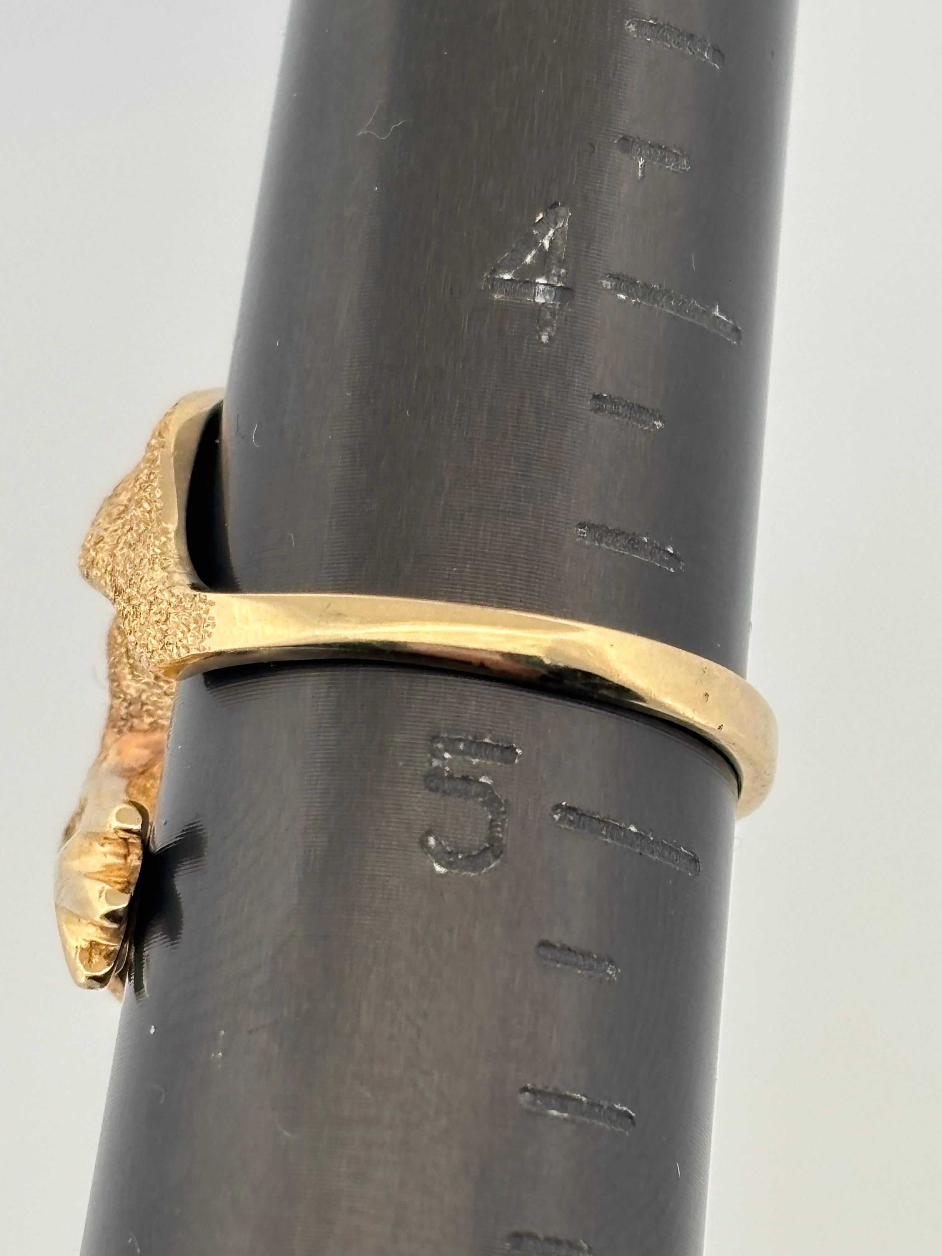 Anello Vintage in oro giallo spazzolato 14K con occhio di smeraldo taglio rotondo Misura 4,75 in vendita 3